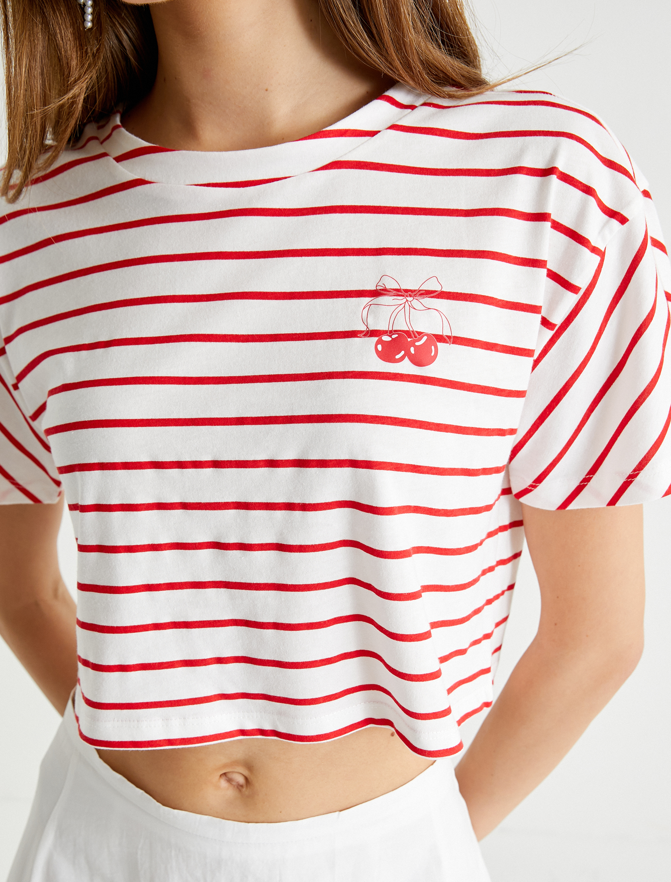   Kiraz Baskı Detaylı Crop Tişört Kısa Kollu Bisiklet Yaka Pamuklu