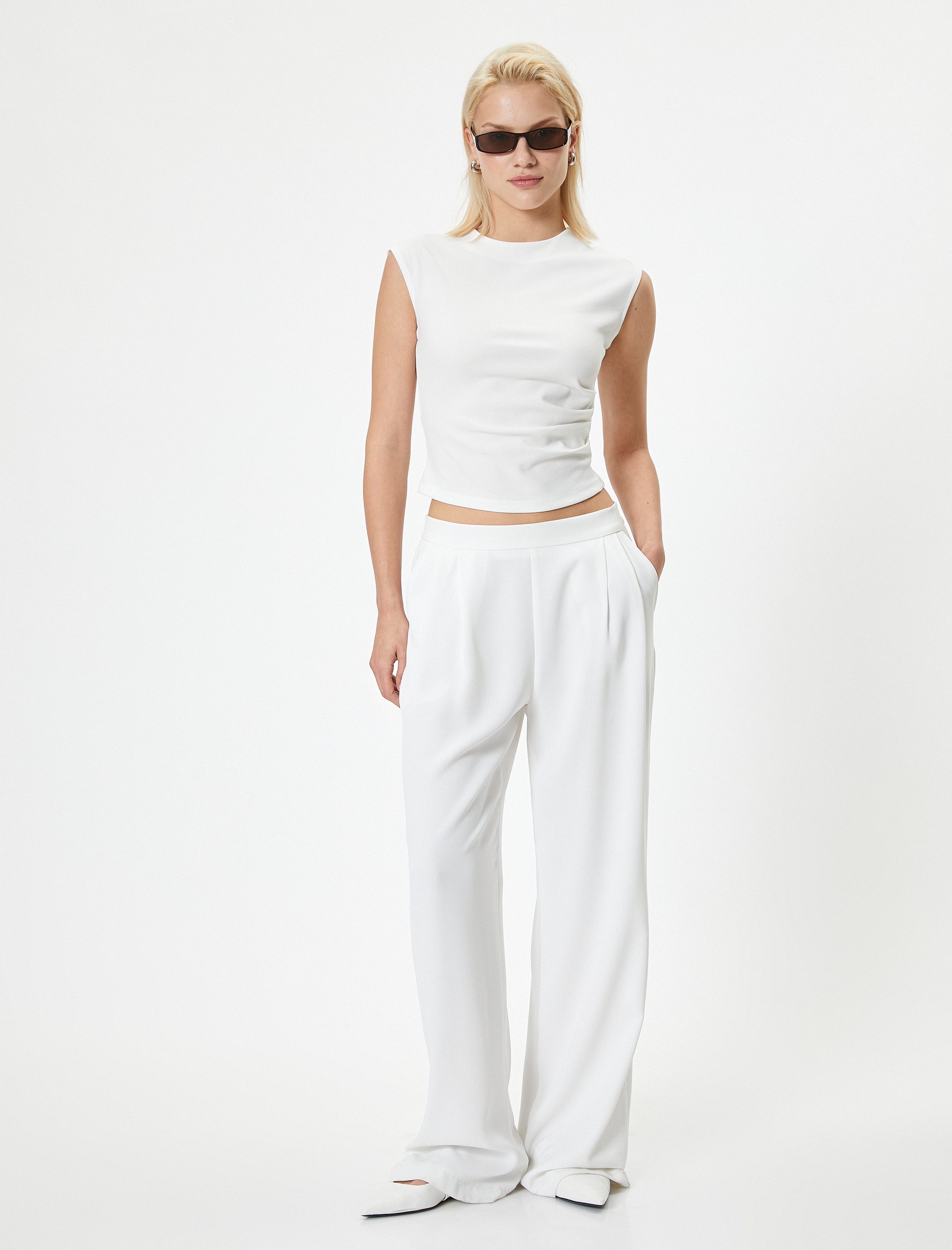   Koton X Melis Ağazat - Kolsuz Üst Yuvarlak Yaka Drape Detaylı Krep Scuba Kumaş