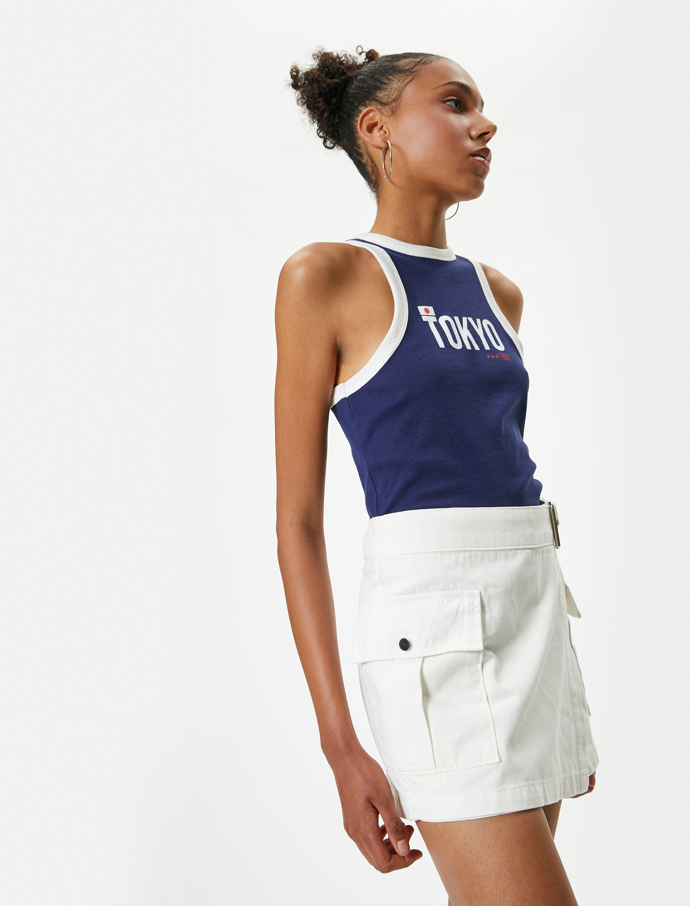   Mini Şort Etek Kemerli Rahat Kesim Cep Detaylı