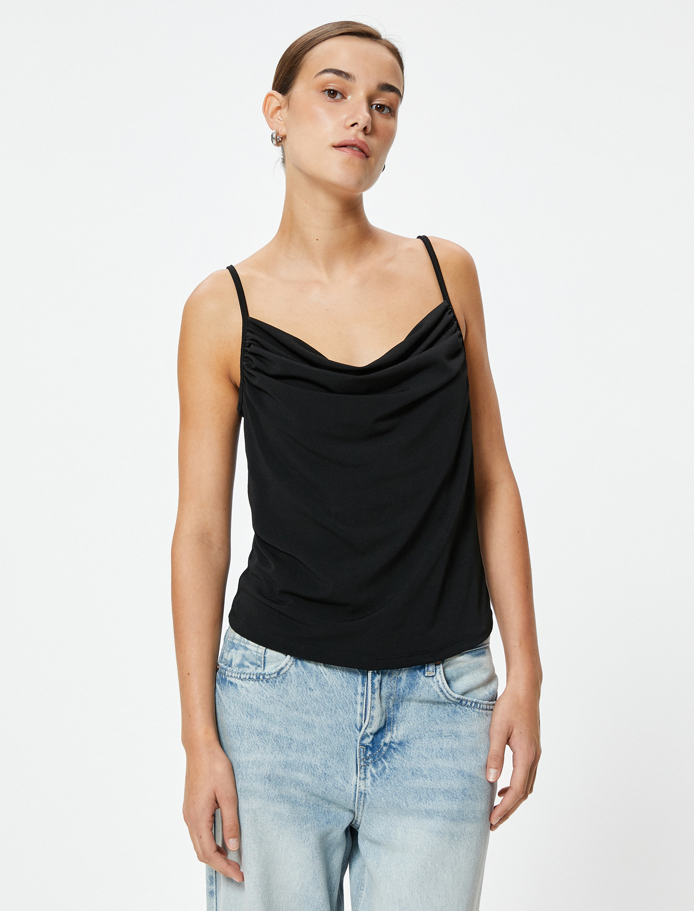   İnce Askılı Atlet Derin Degaje Yaka Drapeli