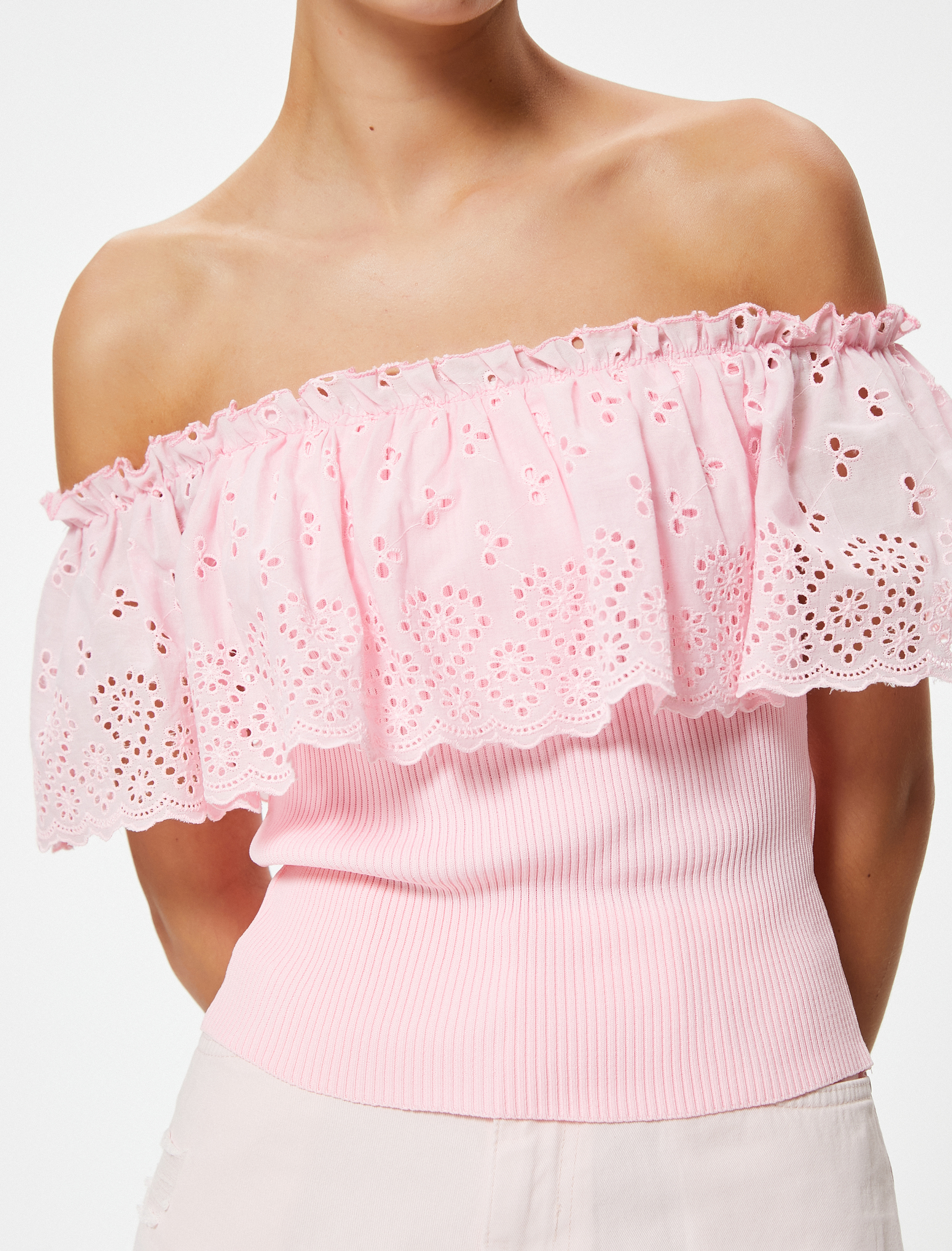   Koton X Sibil Çetinkaya - Fistolu Fırfırlı Omzu Açık Üst