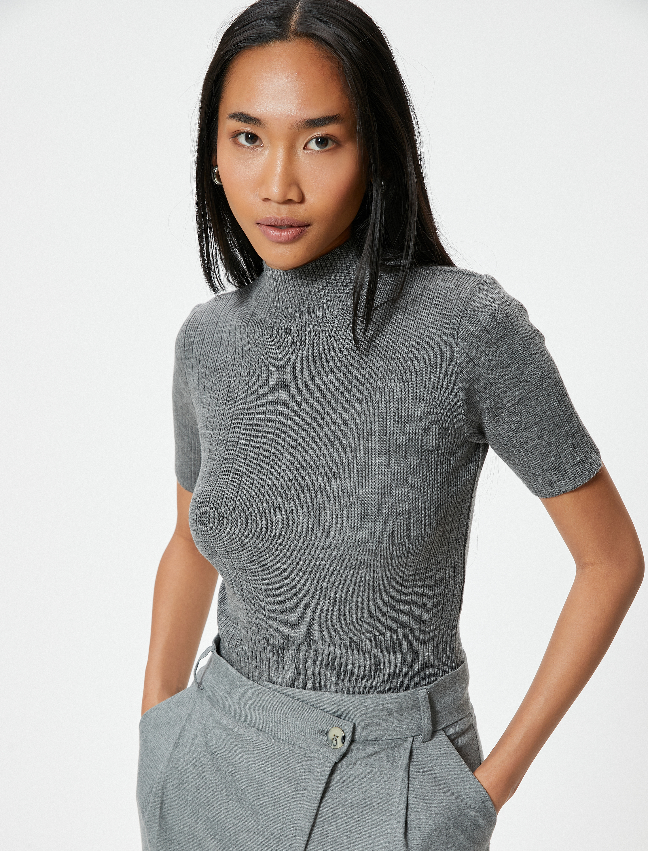   Dik Yaka Kısa Kollu Triko Kazak