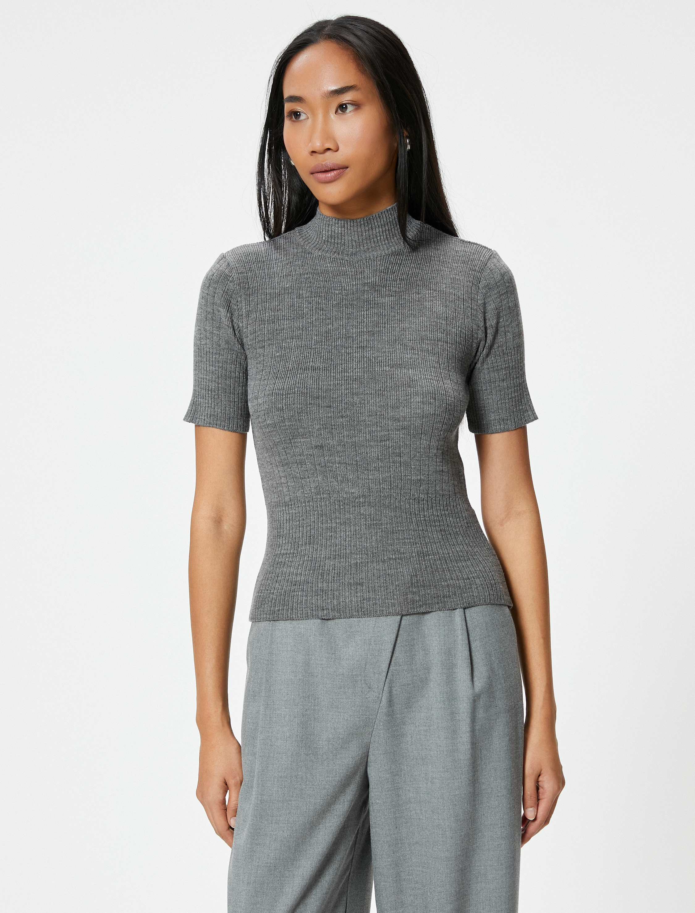   Dik Yaka Kısa Kollu Triko Kazak