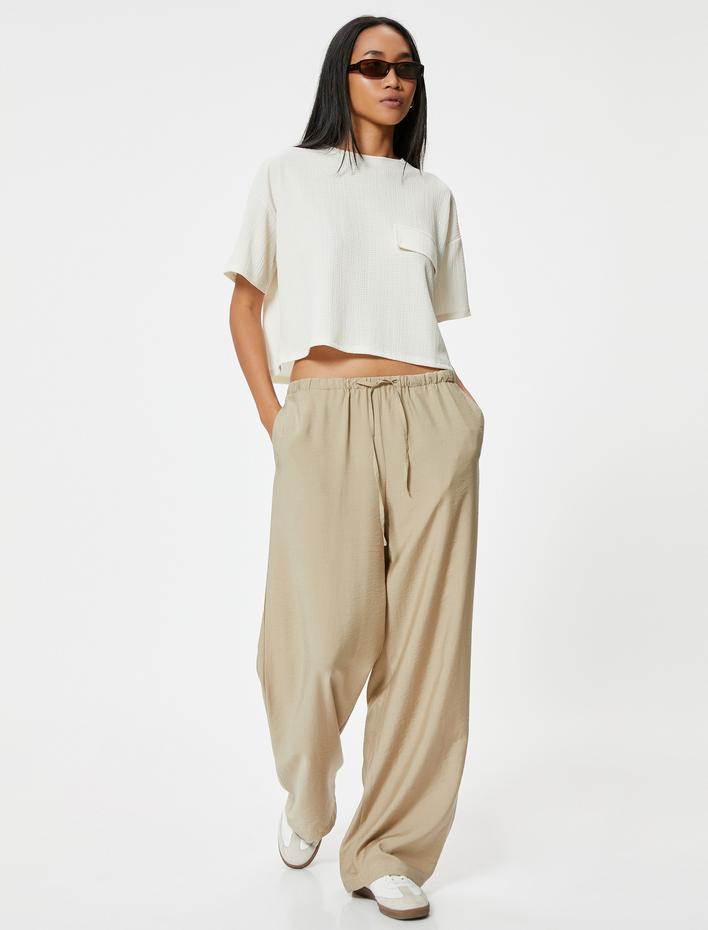  Dokulu Kısa Kollu Tişört Kapaklı Yalancı Cep Detaylı Bisiklet Yaka