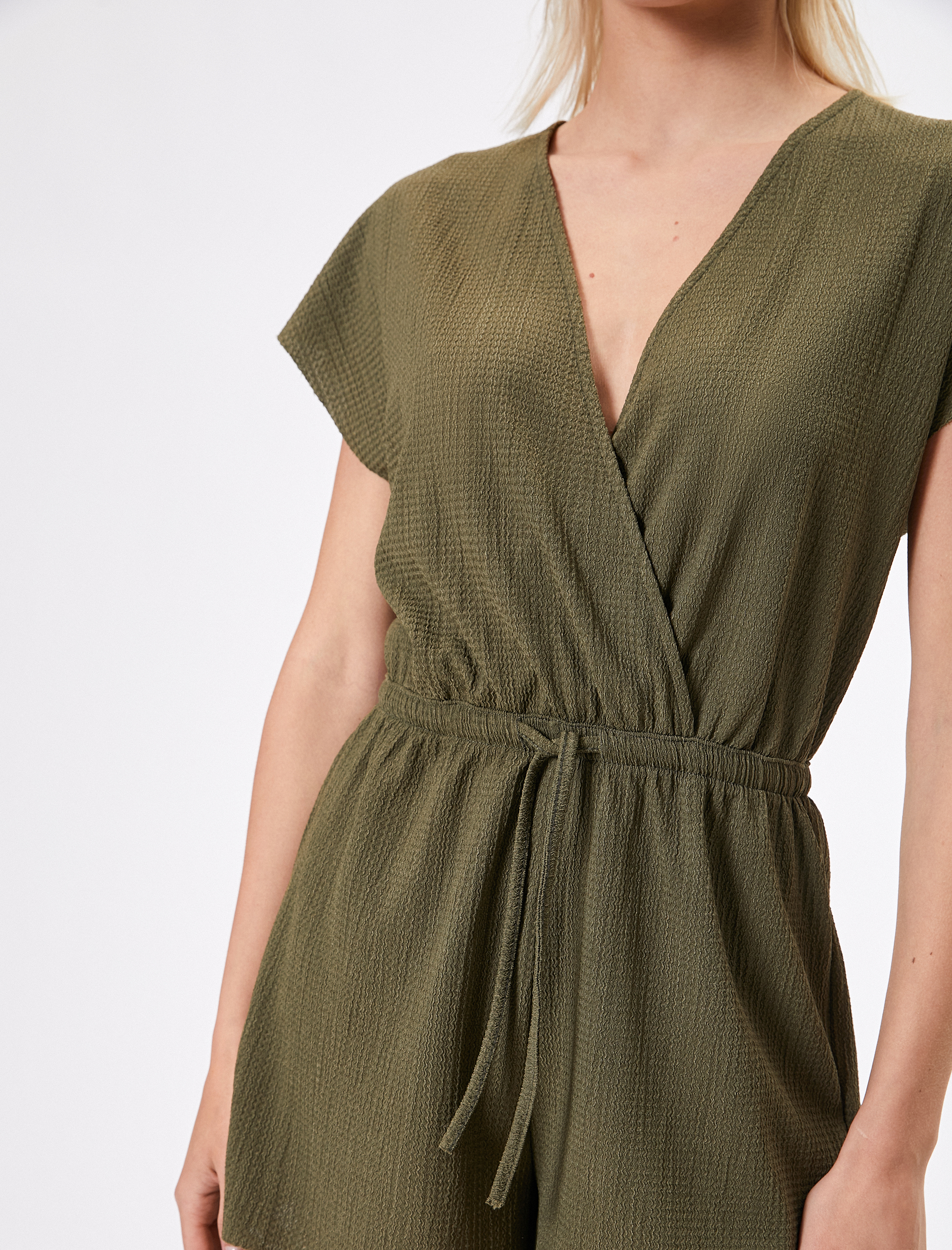   Mini Kruvaze Şort Tulum Dokulu Kısa Kollu Beli Bağlamalı