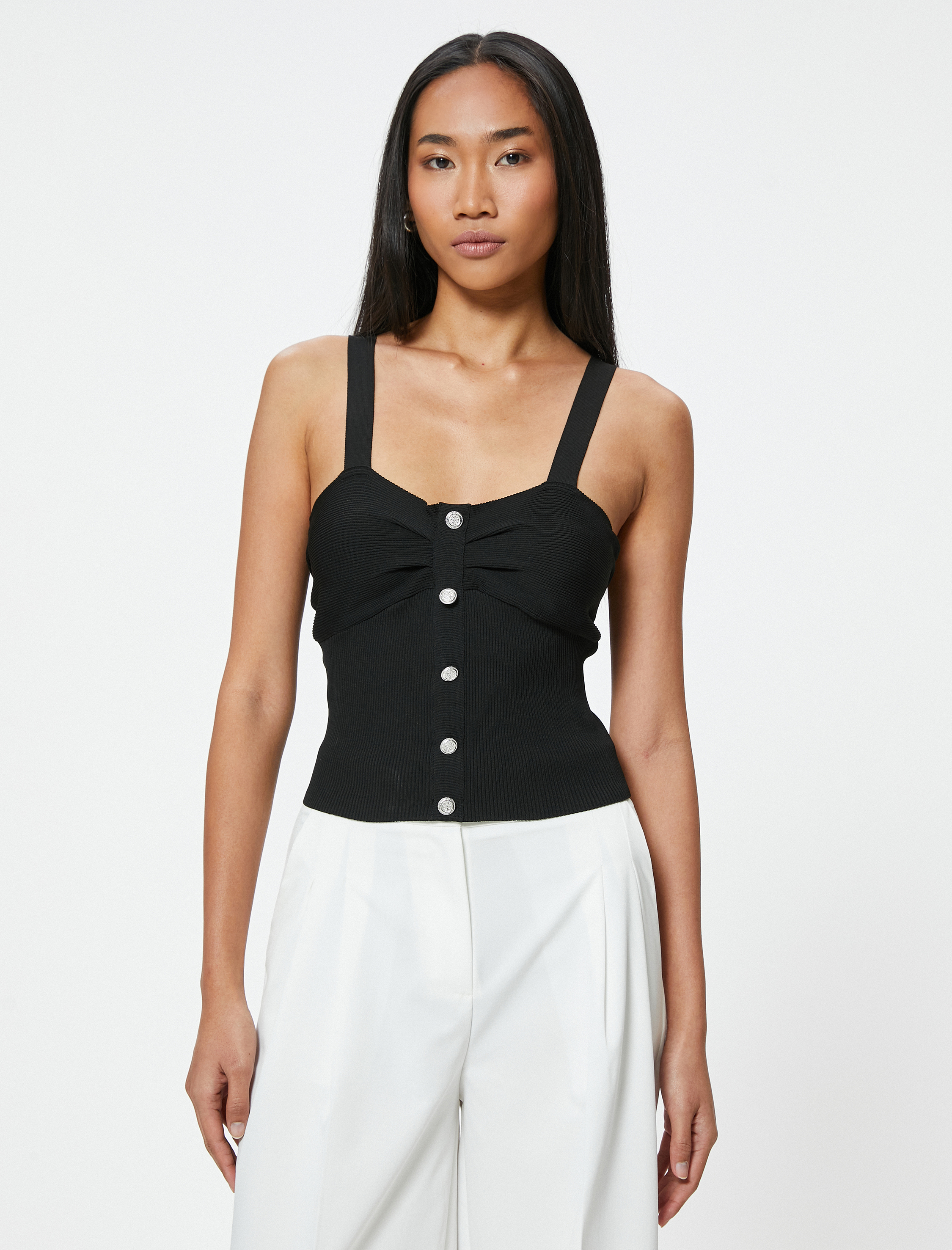   Triko Üst Askılı Kalp Yaka Düğme Detaylı