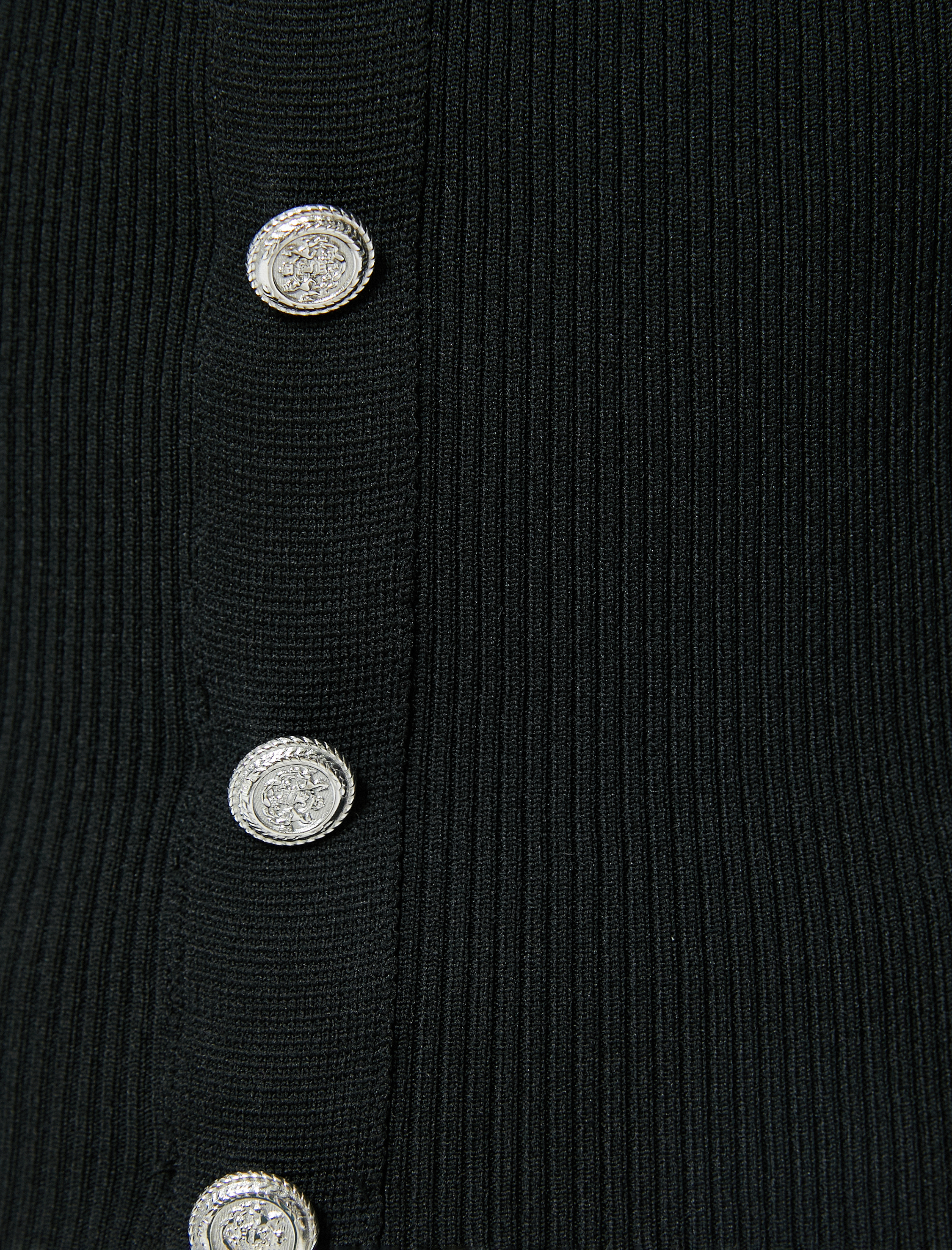   Triko Üst Askılı Kalp Yaka Düğme Detaylı