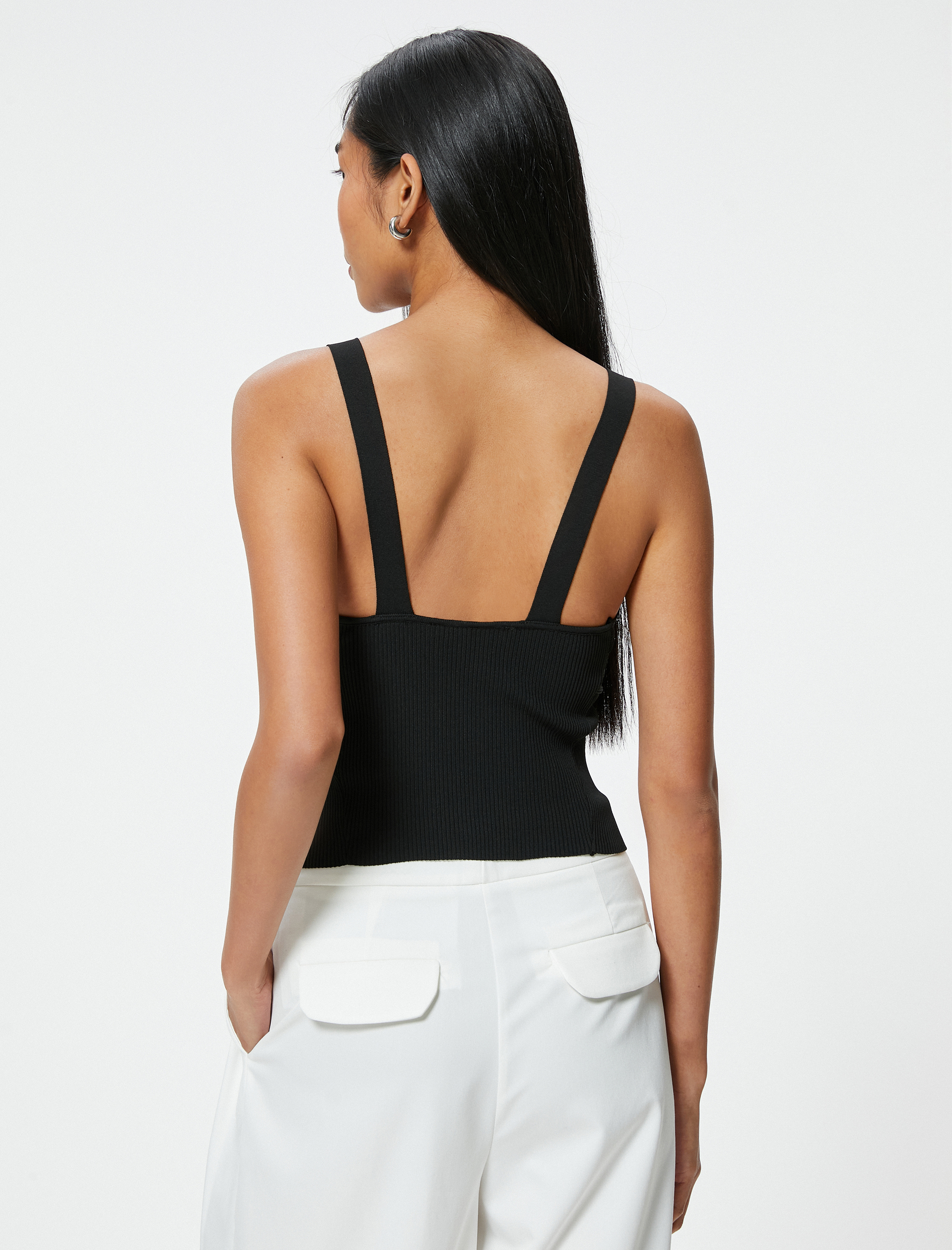   Triko Üst Askılı Kalp Yaka Düğme Detaylı