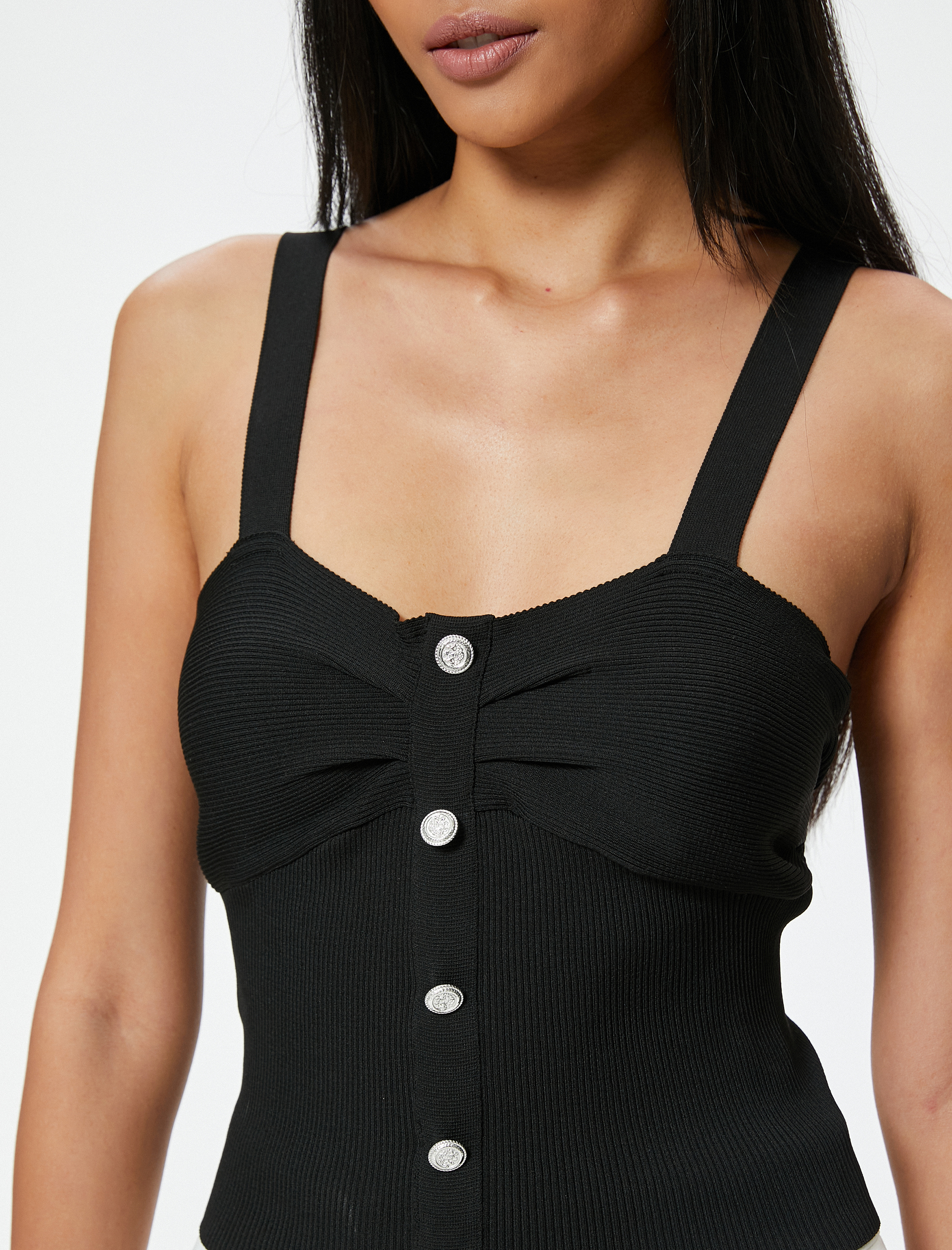   Triko Üst Askılı Kalp Yaka Düğme Detaylı