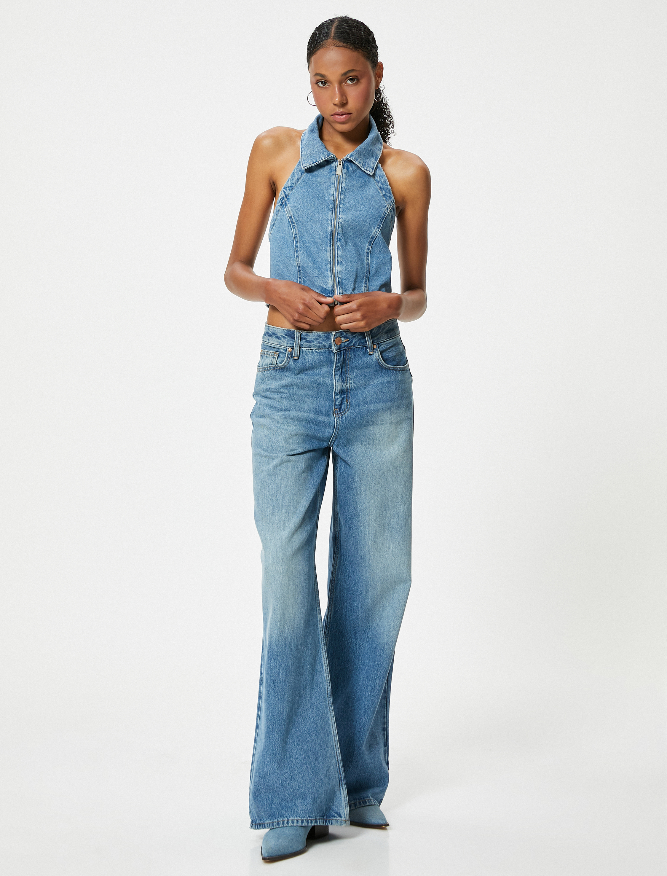   Halter Yaka Denim Crop Top Fermuarlı Sırt Dekolteli Slim Fit