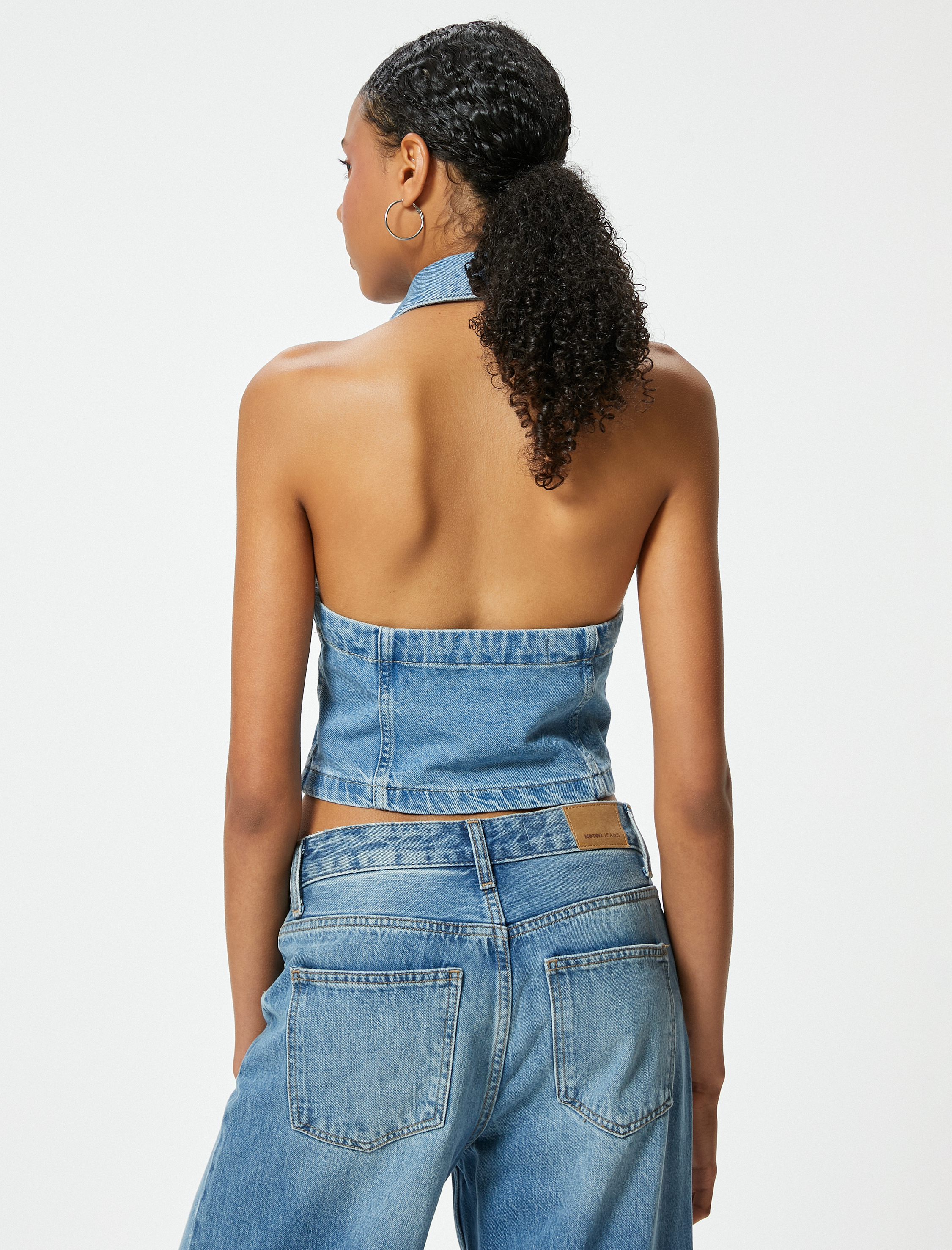   Halter Yaka Denim Crop Top Fermuarlı Sırt Dekolteli Slim Fit
