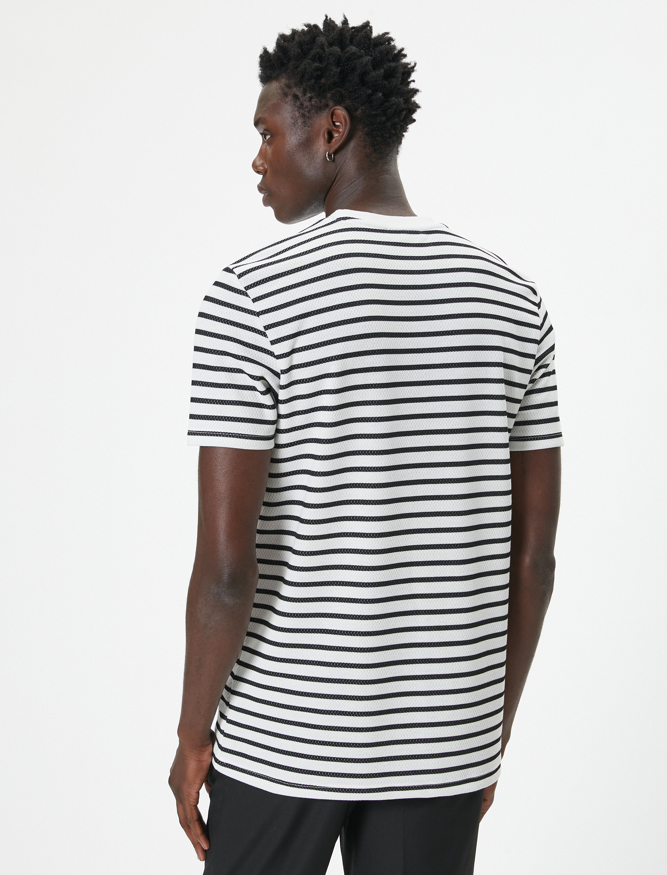   Basic Tişört Dokulu Bisiklet Yaka Kısa Kollu Dar Kesim