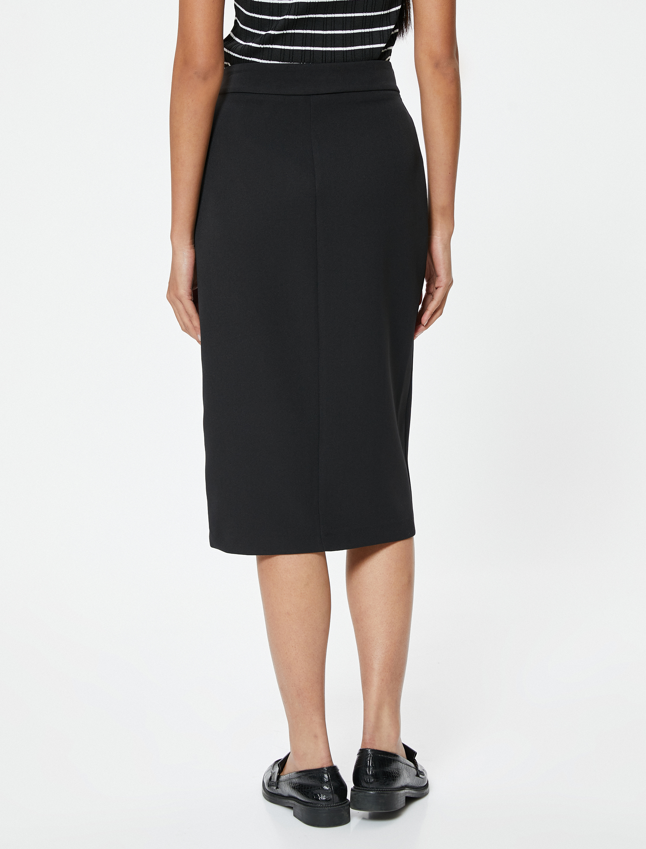   Kuşak Detaylı Metal Aksesuarlı Midi Kruvaze Etek