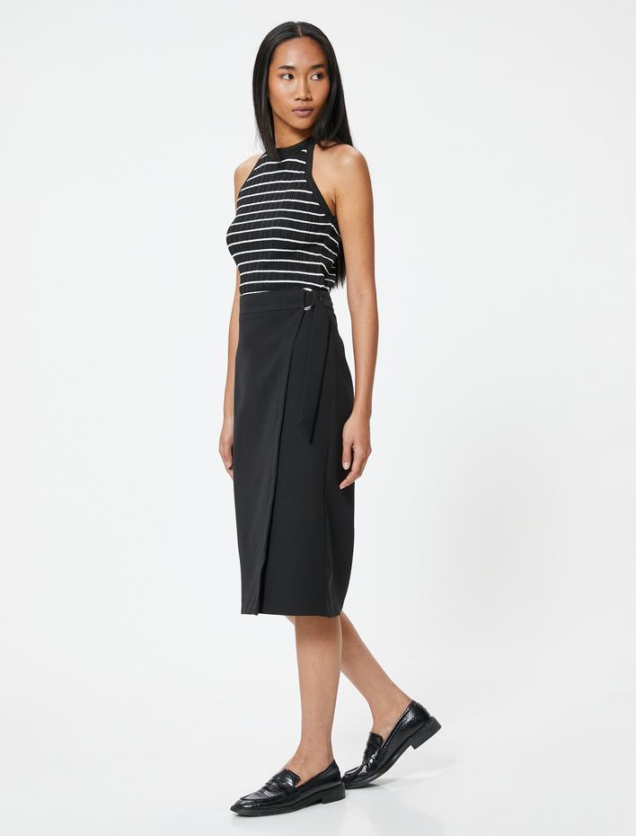  Kuşak Detaylı Metal Aksesuarlı Midi Kruvaze Etek