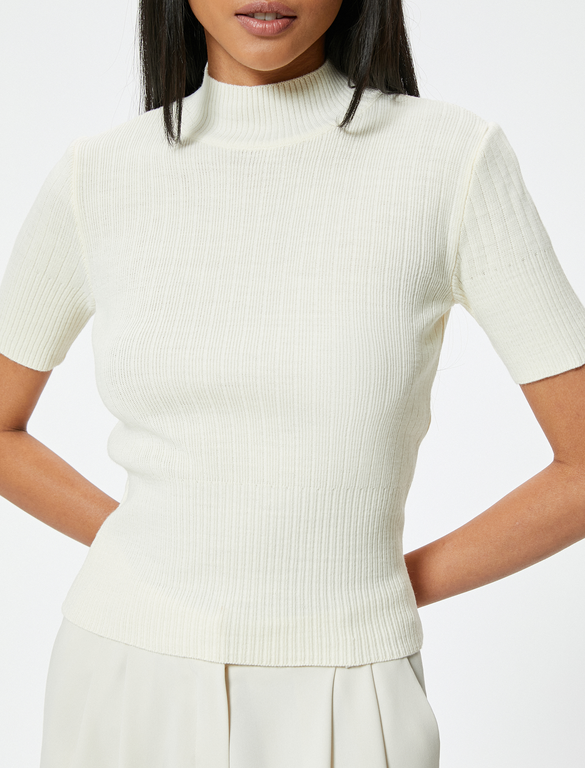   Dik Yaka Kısa Kollu Triko Kazak