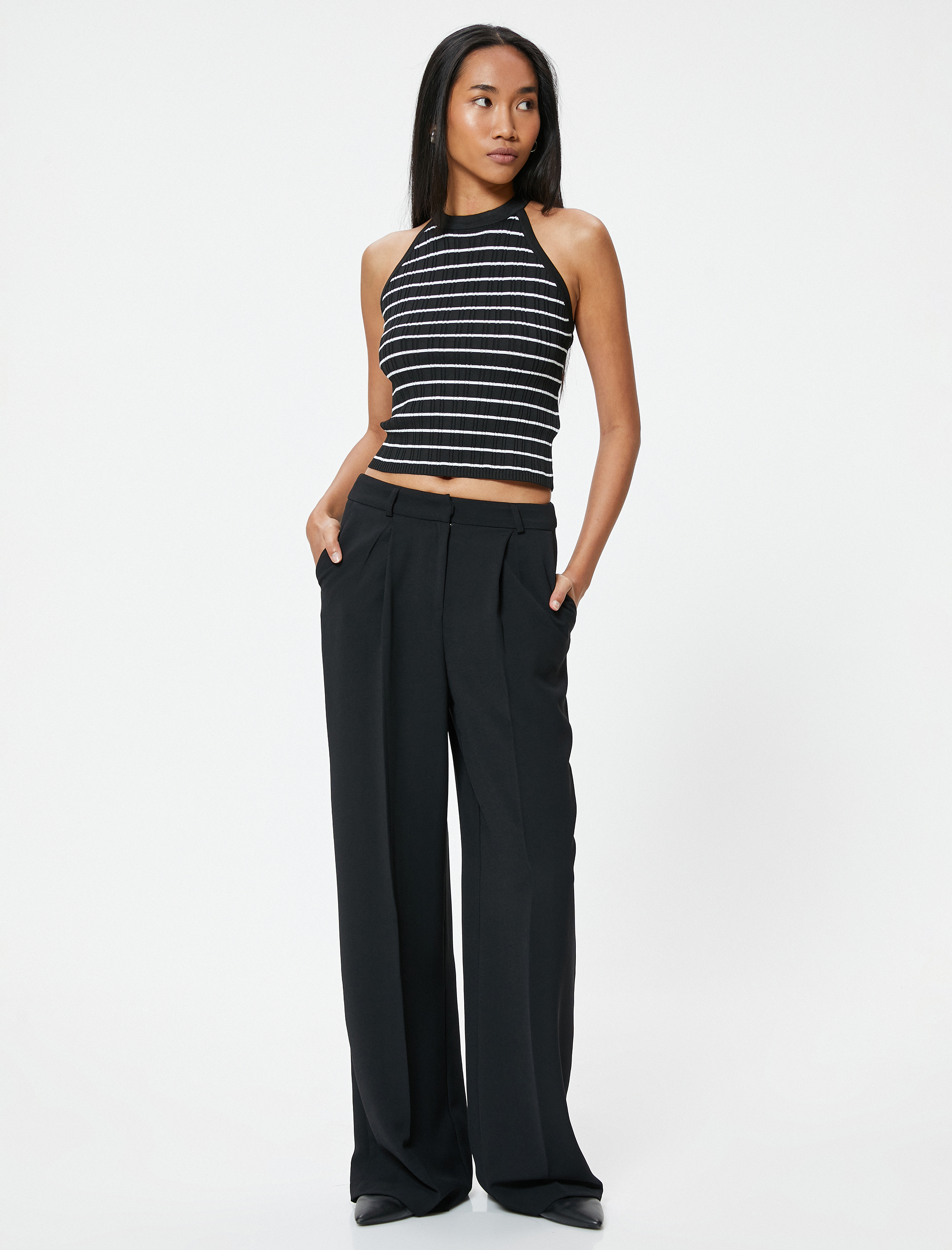   Çizgili Halter Yaka Kolsuz Triko Üst