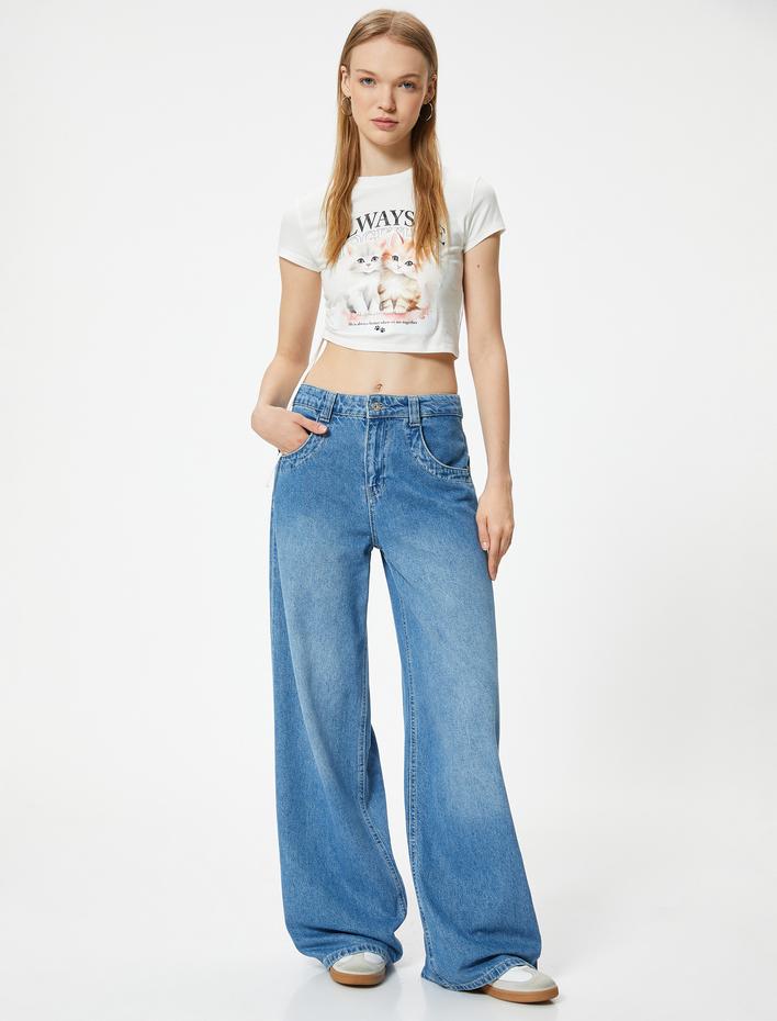  Crop Tişört Kedi Baskılı Bisiklet Yaka Slim Fit Kısa Kollu