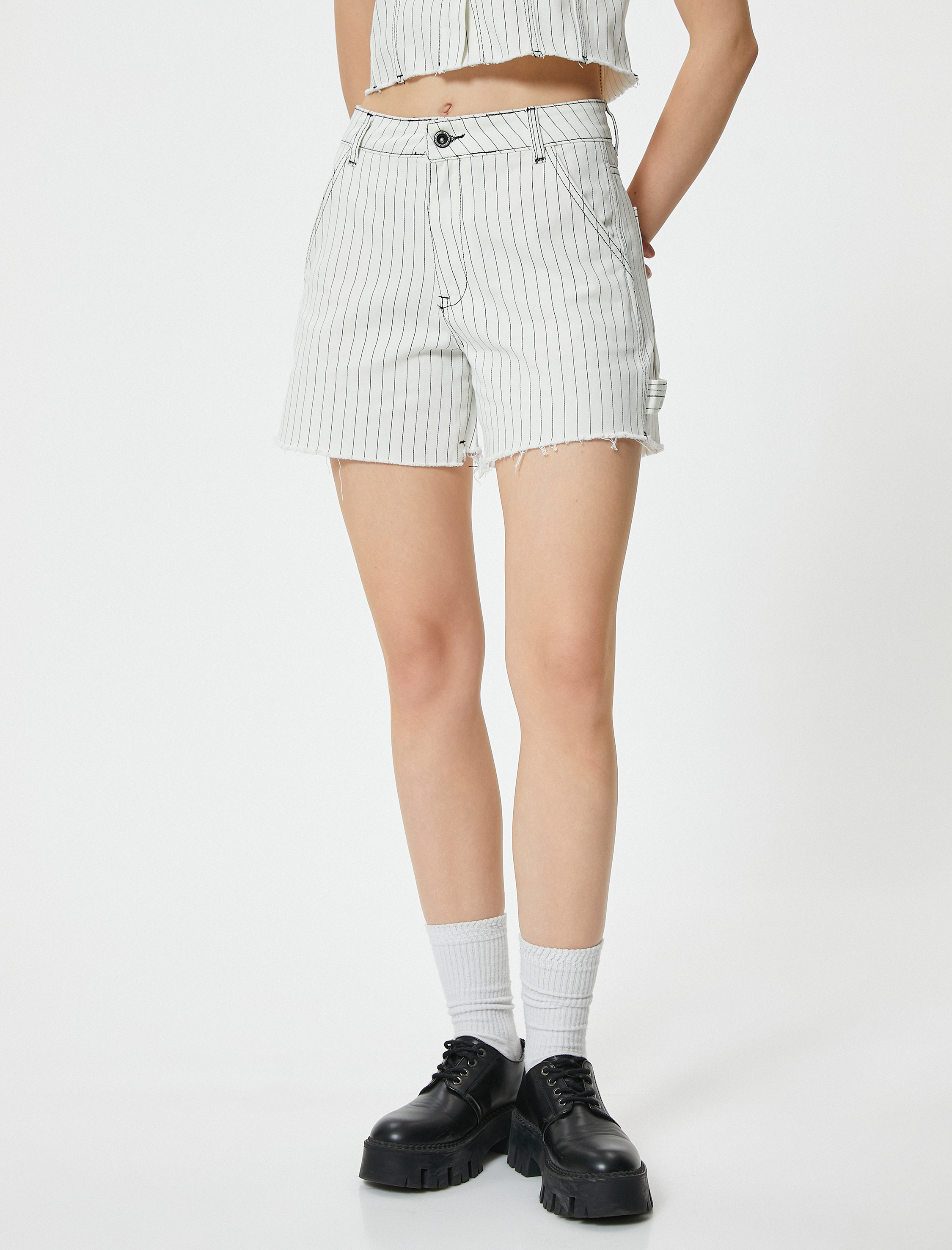   Mini Kot Şort Düğmeli Standart Bel Cep Detaylı