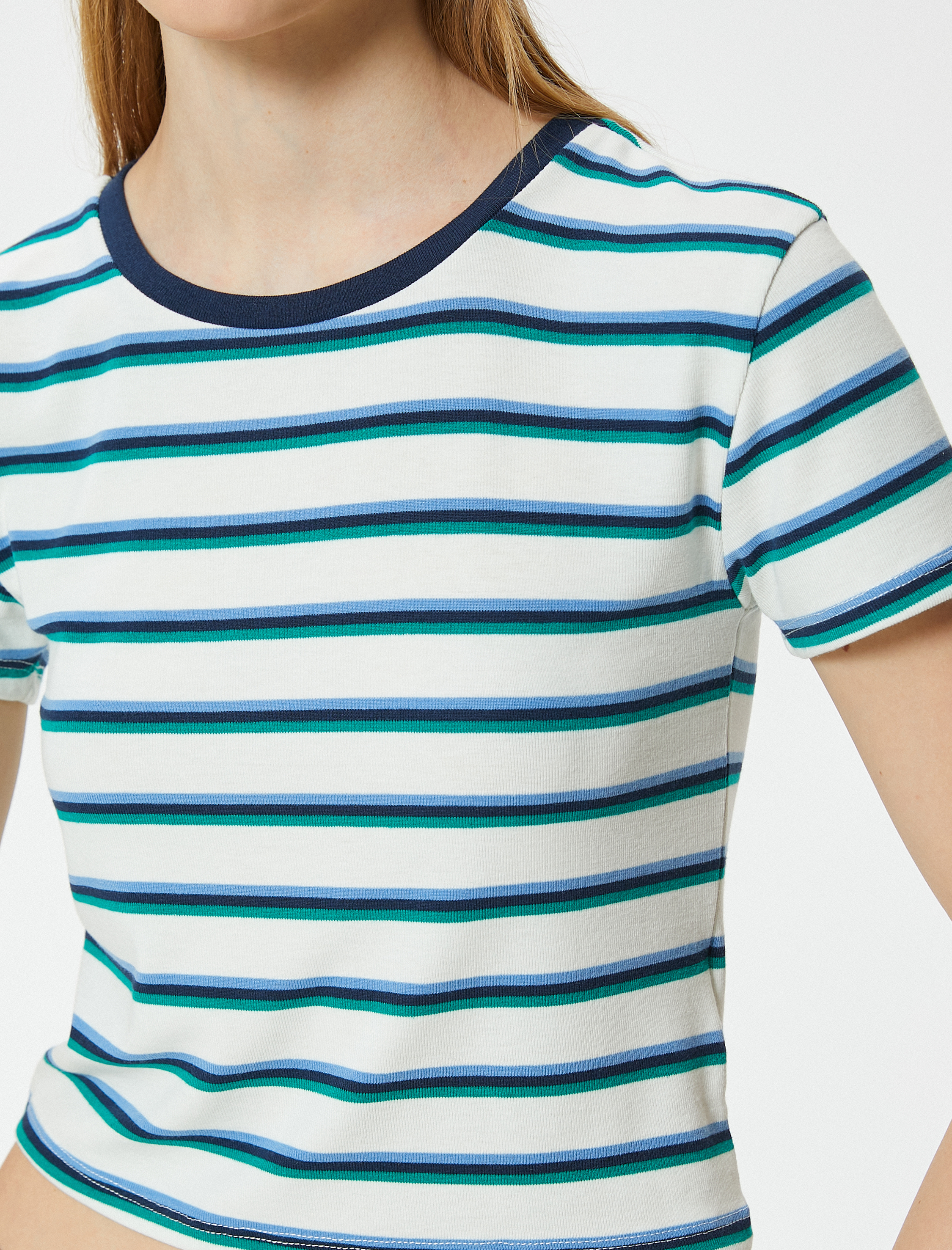 Crop Tişört Bisiklet Yaka Kısa Kollu Slim Fit