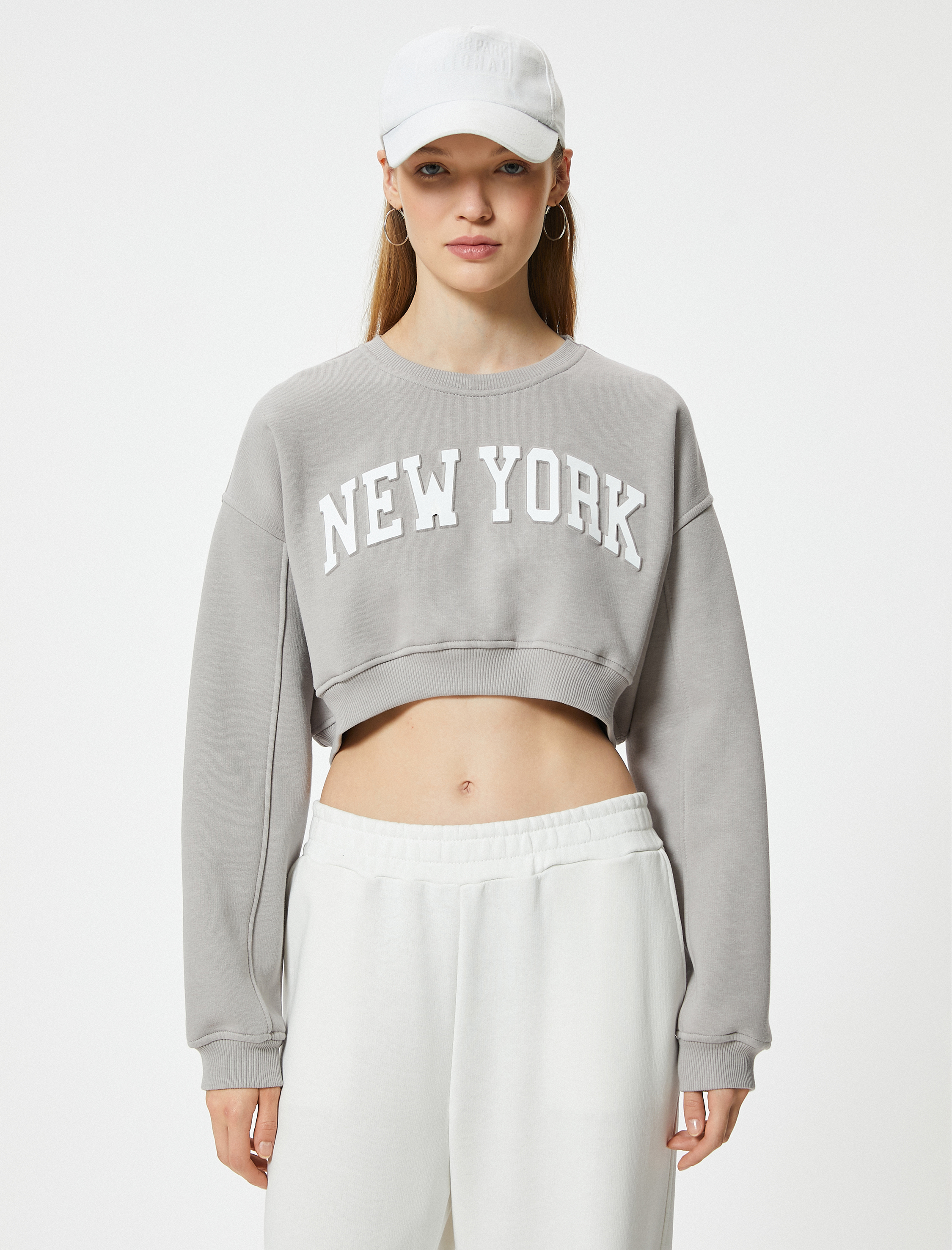  Şardonlu Crop Oversize Sweatshirt Kolej Baskılı Bisiklet Yaka