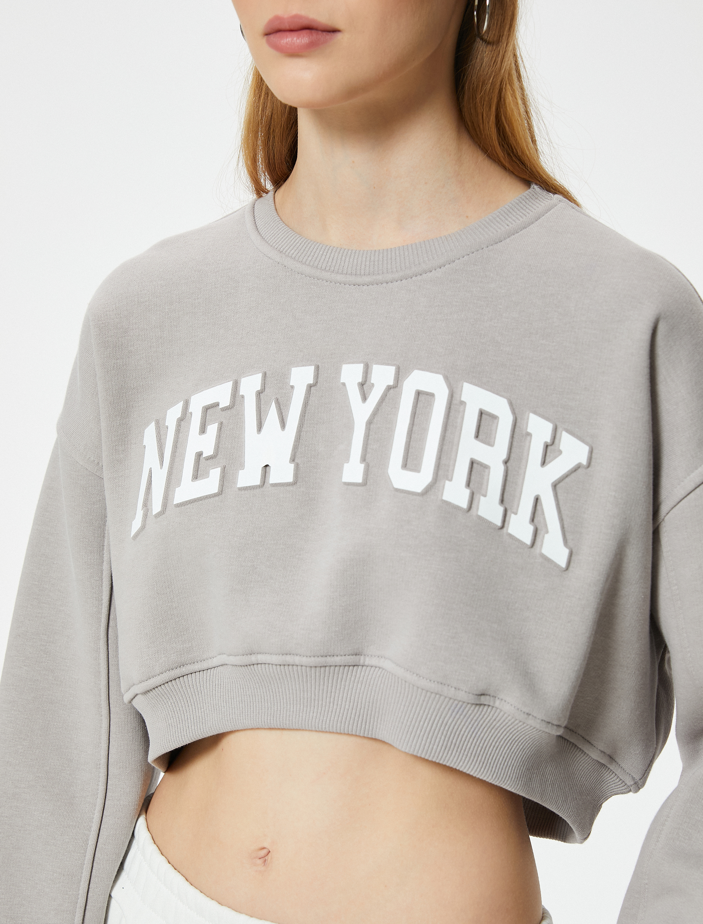   Şardonlu Crop Oversize Sweatshirt Kolej Baskılı Bisiklet Yaka