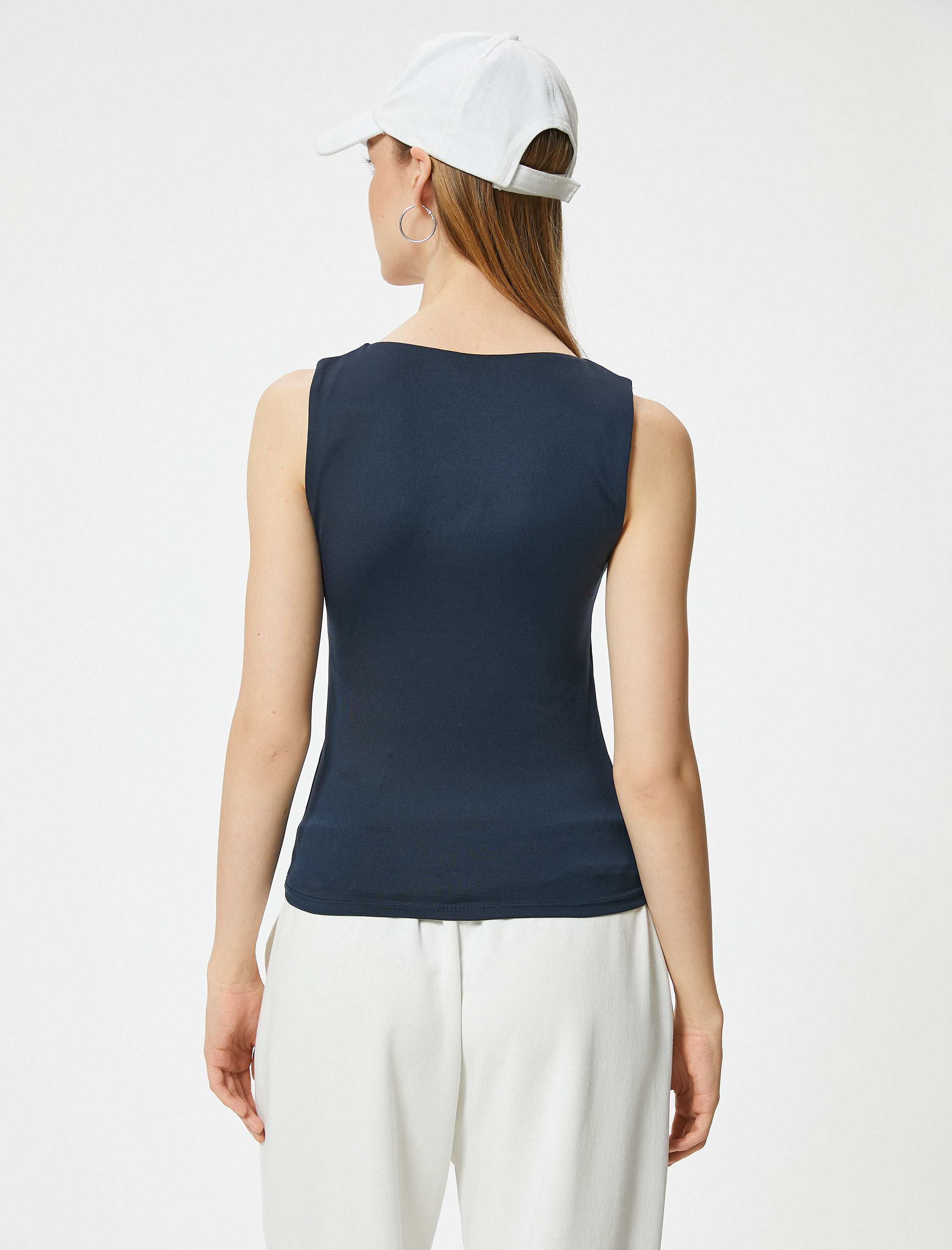   Basic Atlet Kolsuz Kare Yaka Slim Fit