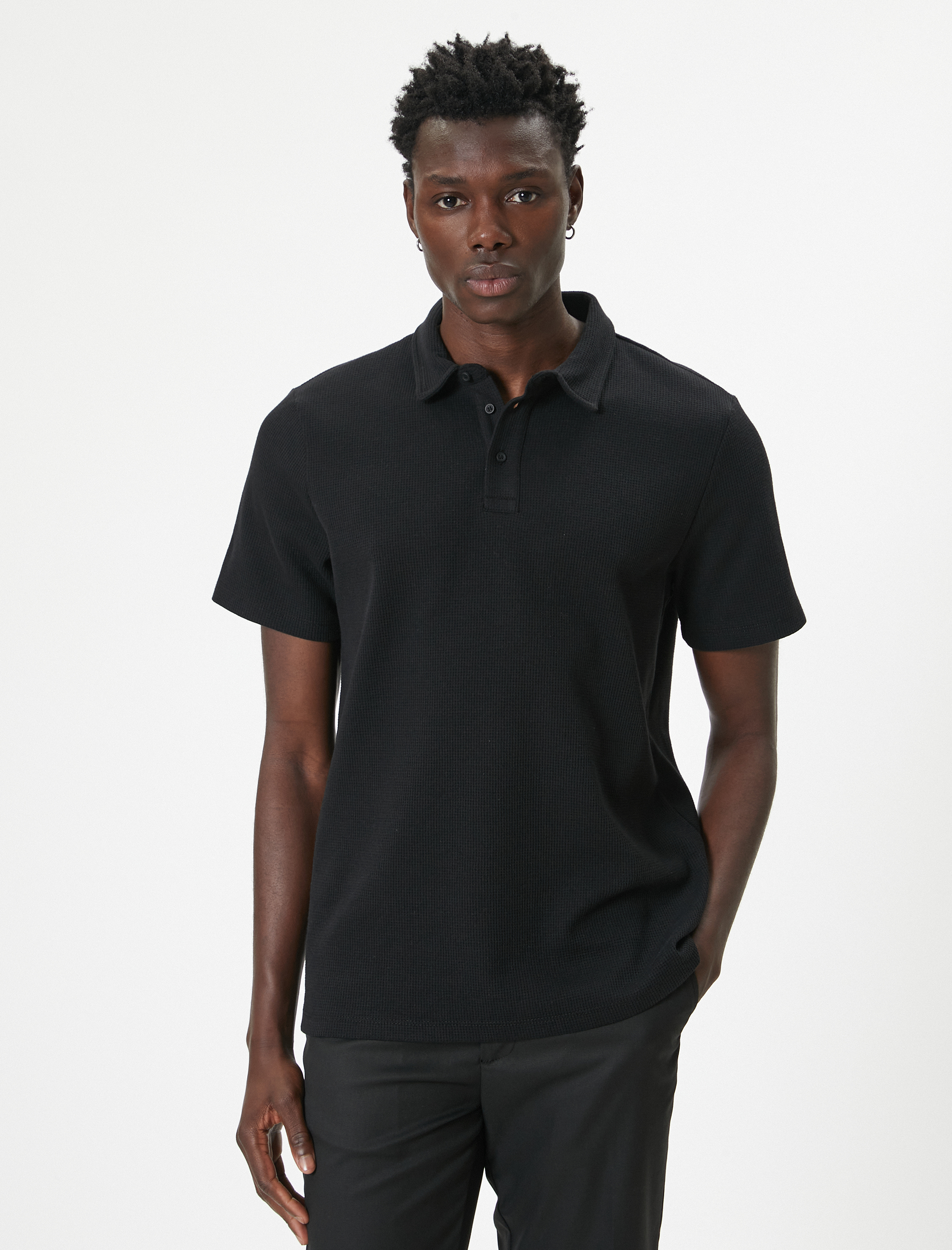   Yakalı Tişört Düğme Detaylı Kısa Kollu Dokulu