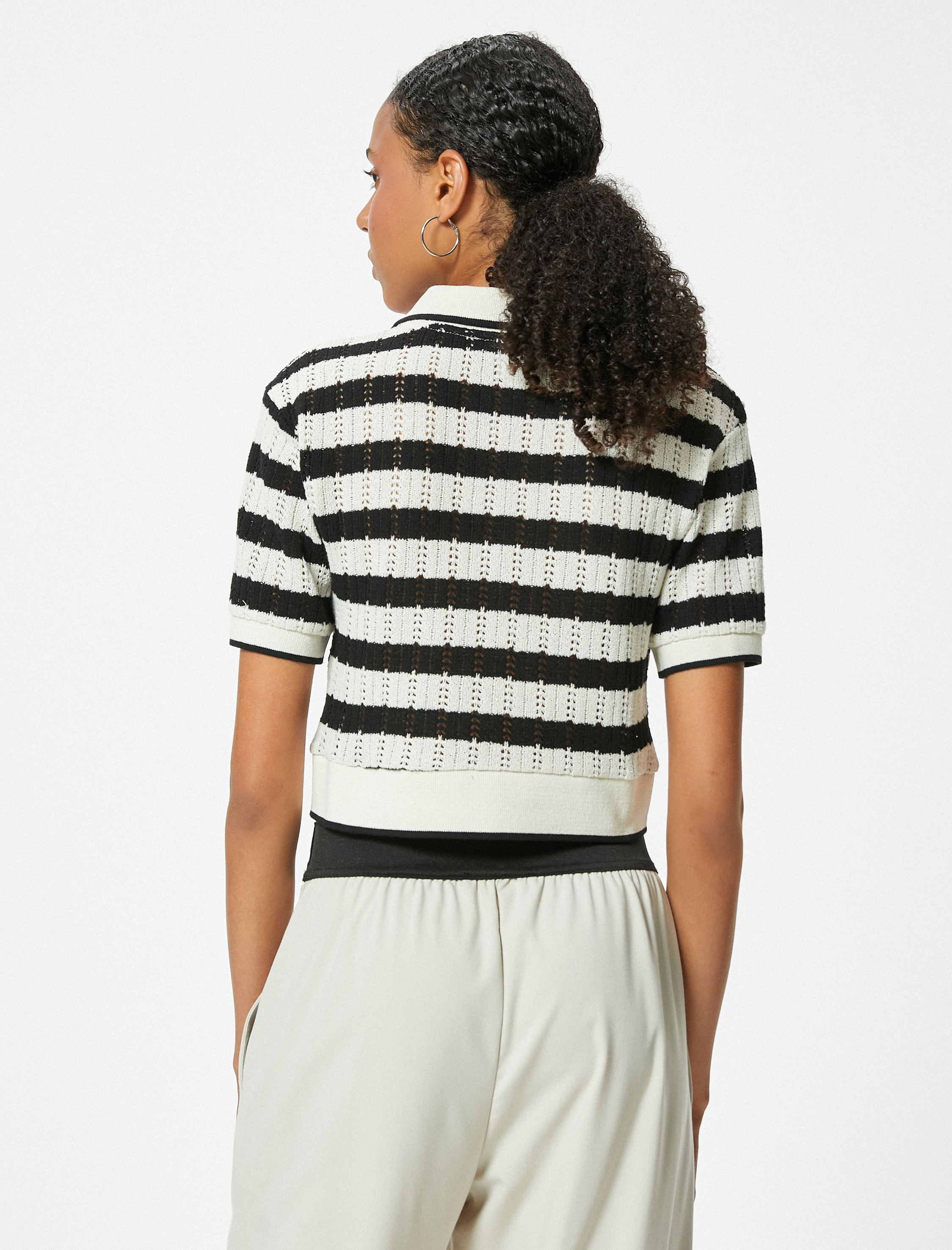   Kroşe Polo Yaka Tişört Crop Kısa Kollu Düğme Detaylı