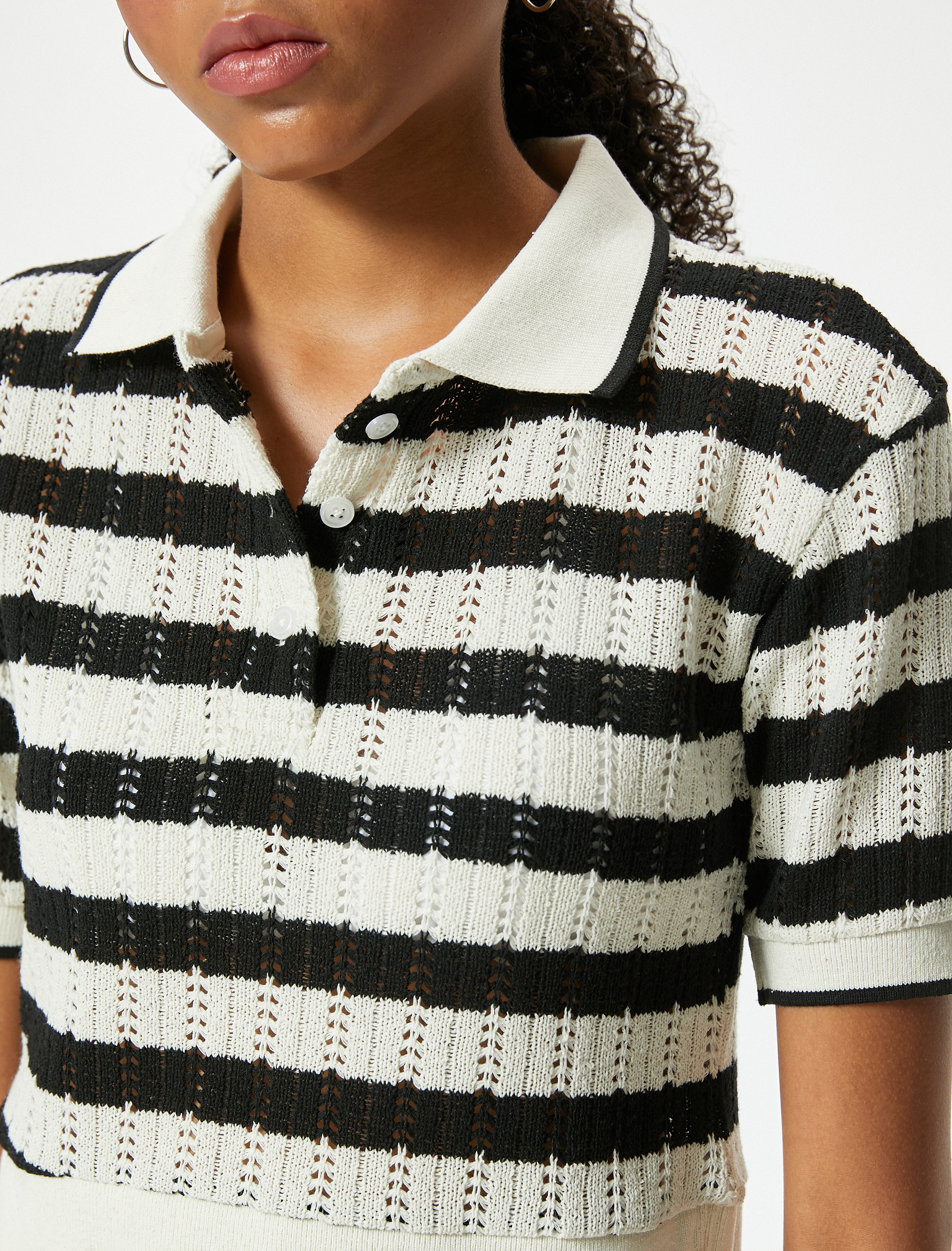   Kroşe Polo Yaka Tişört Crop Kısa Kollu Düğme Detaylı