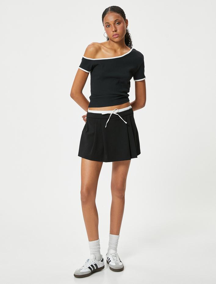  Kayık Yaka Tişört Biyeli Düşük Omuzlu Kısa Kollu Slim Fit