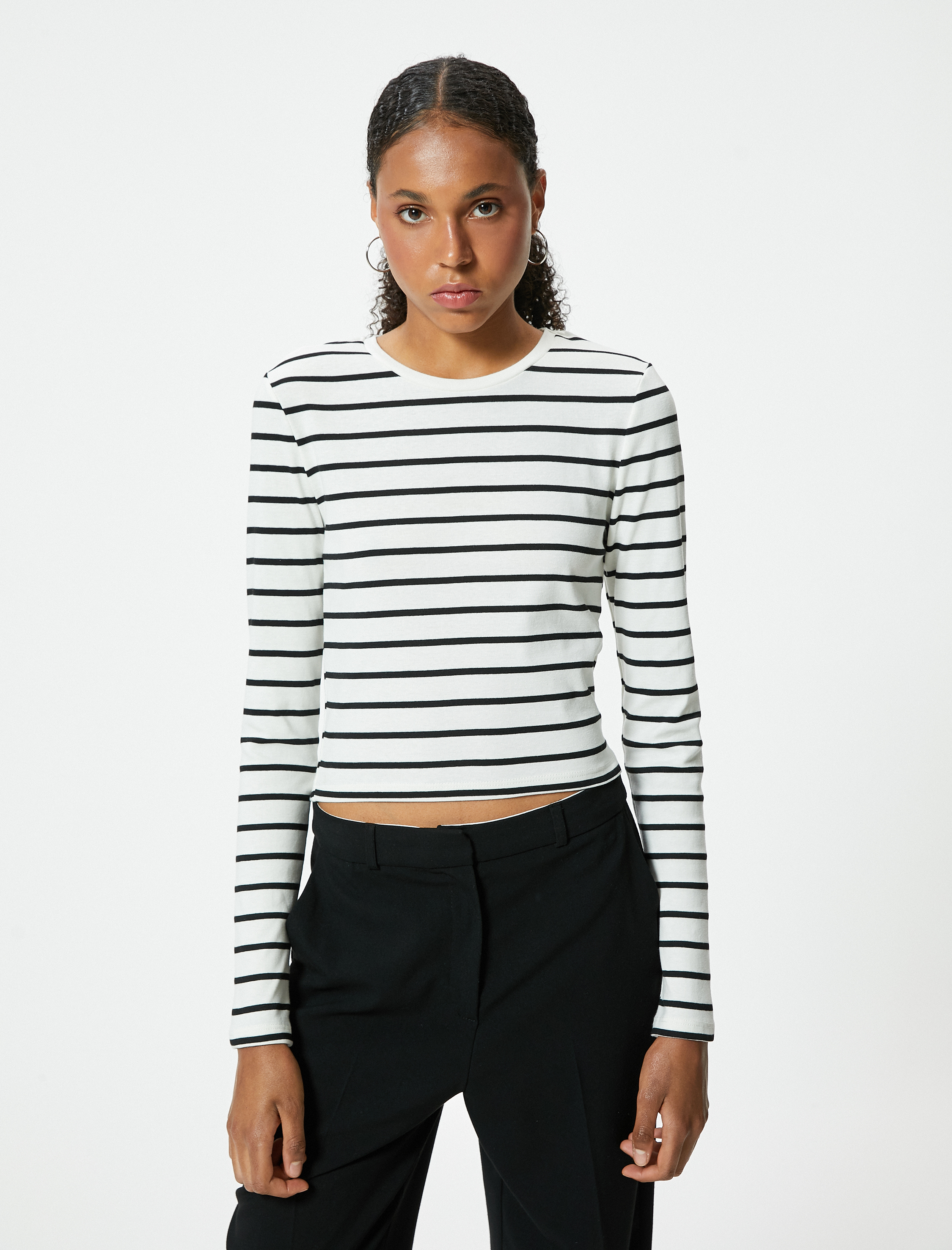   Uzun Kollu Bisiklet Yaka Çizgili Slim Fit Crop Tişört