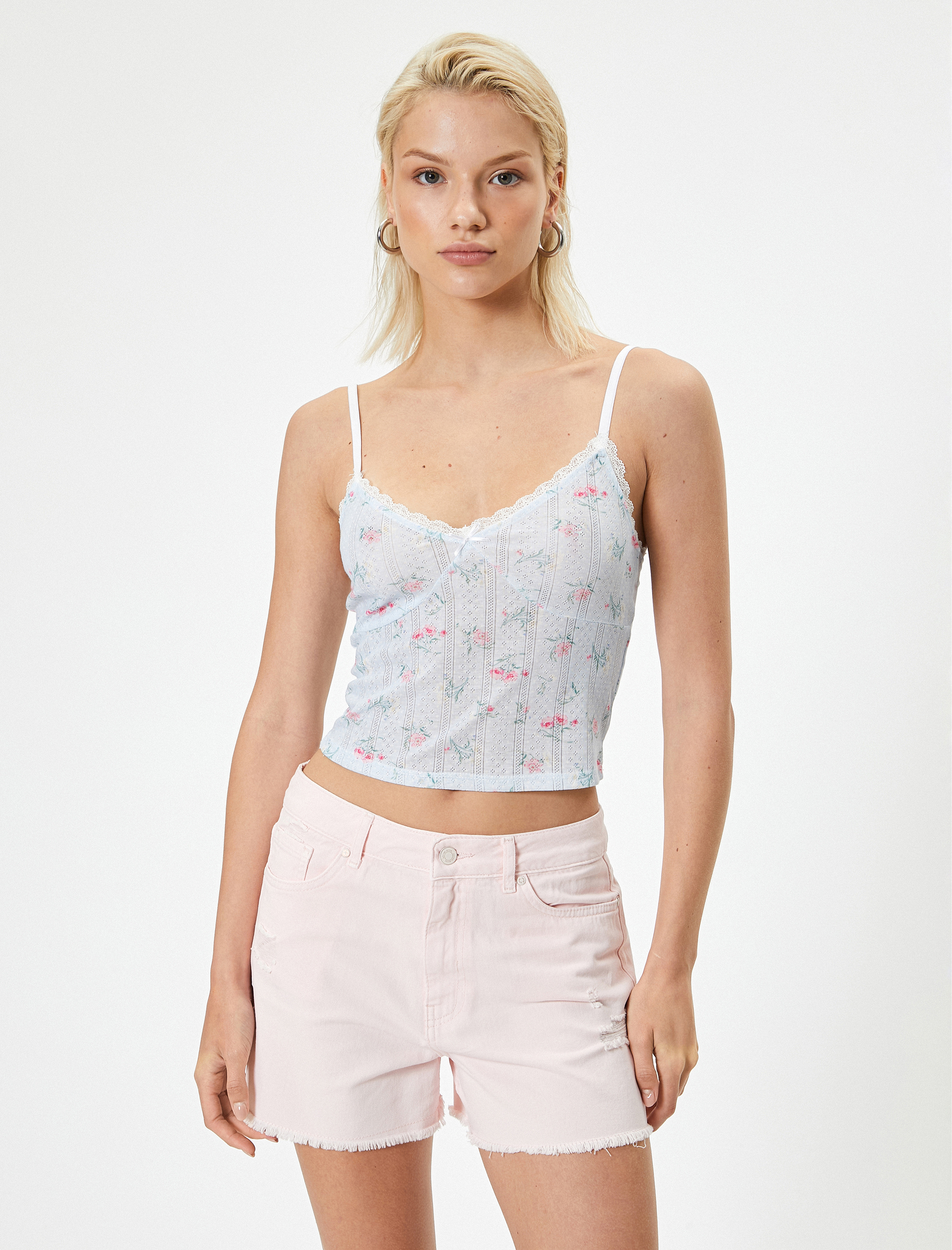   İnce Askılı Çiçekli Crop Atlet  Dantel Detaylı