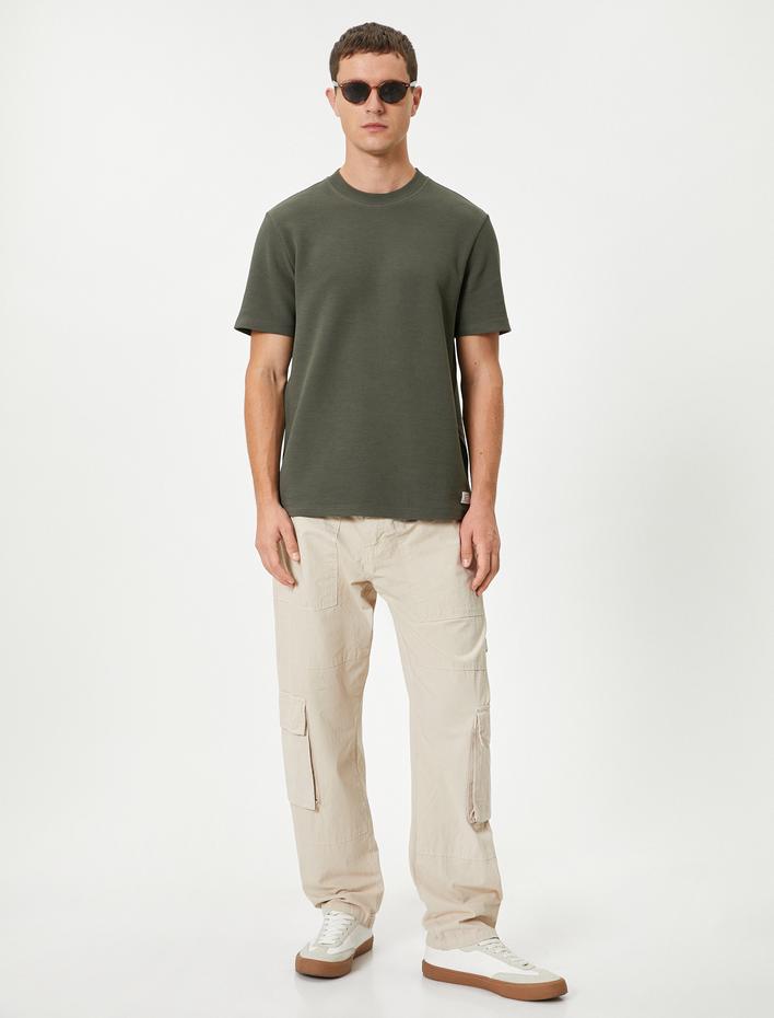  Basic Tişört Etiket Detaylı Bisiklet Yaka Kısa Kollu Pamuklu