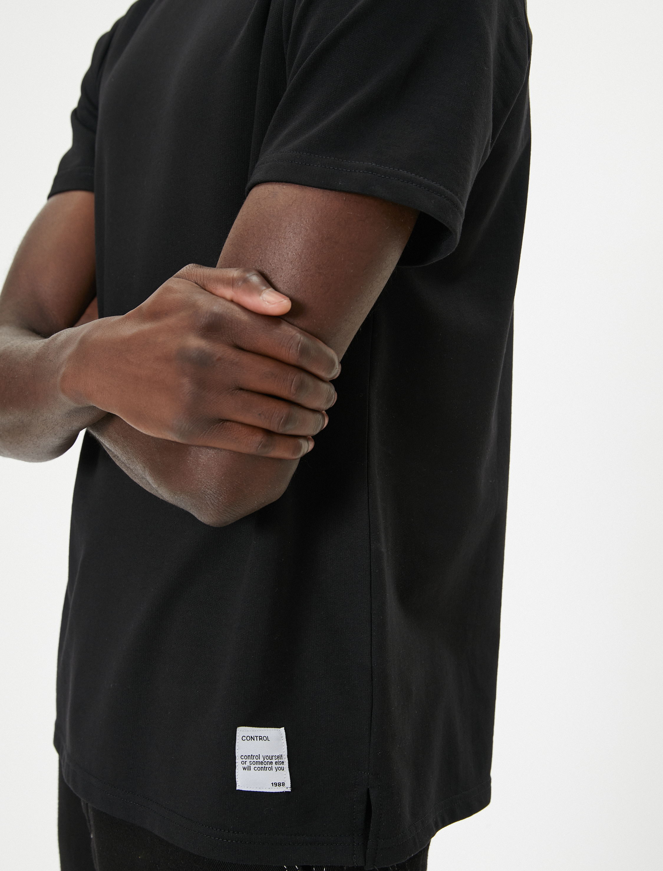   Pamuklu Bisiklet Yaka Etiket Detaylı Kısa Kollu Basic Tişört