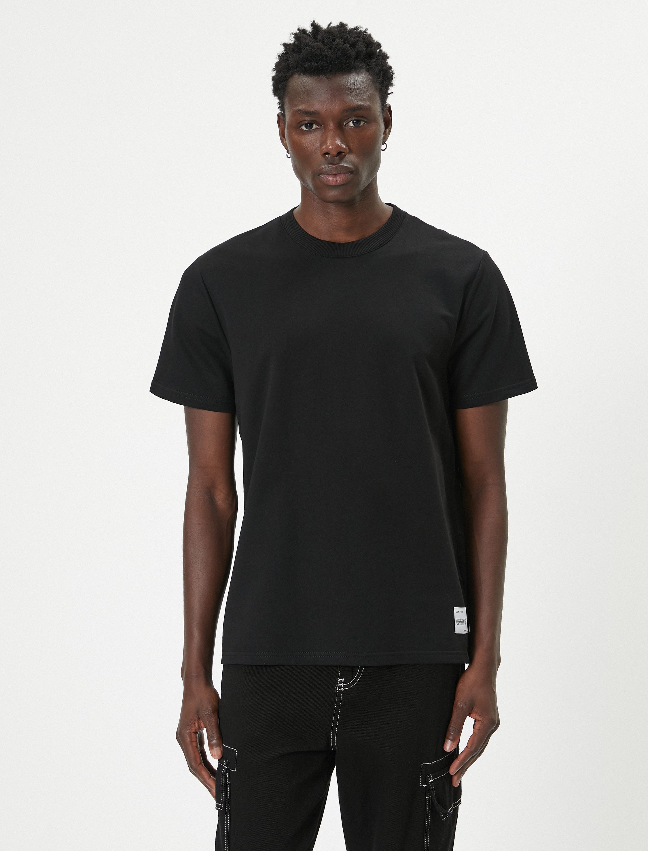   Pamuklu Bisiklet Yaka Etiket Detaylı Kısa Kollu Basic Tişört