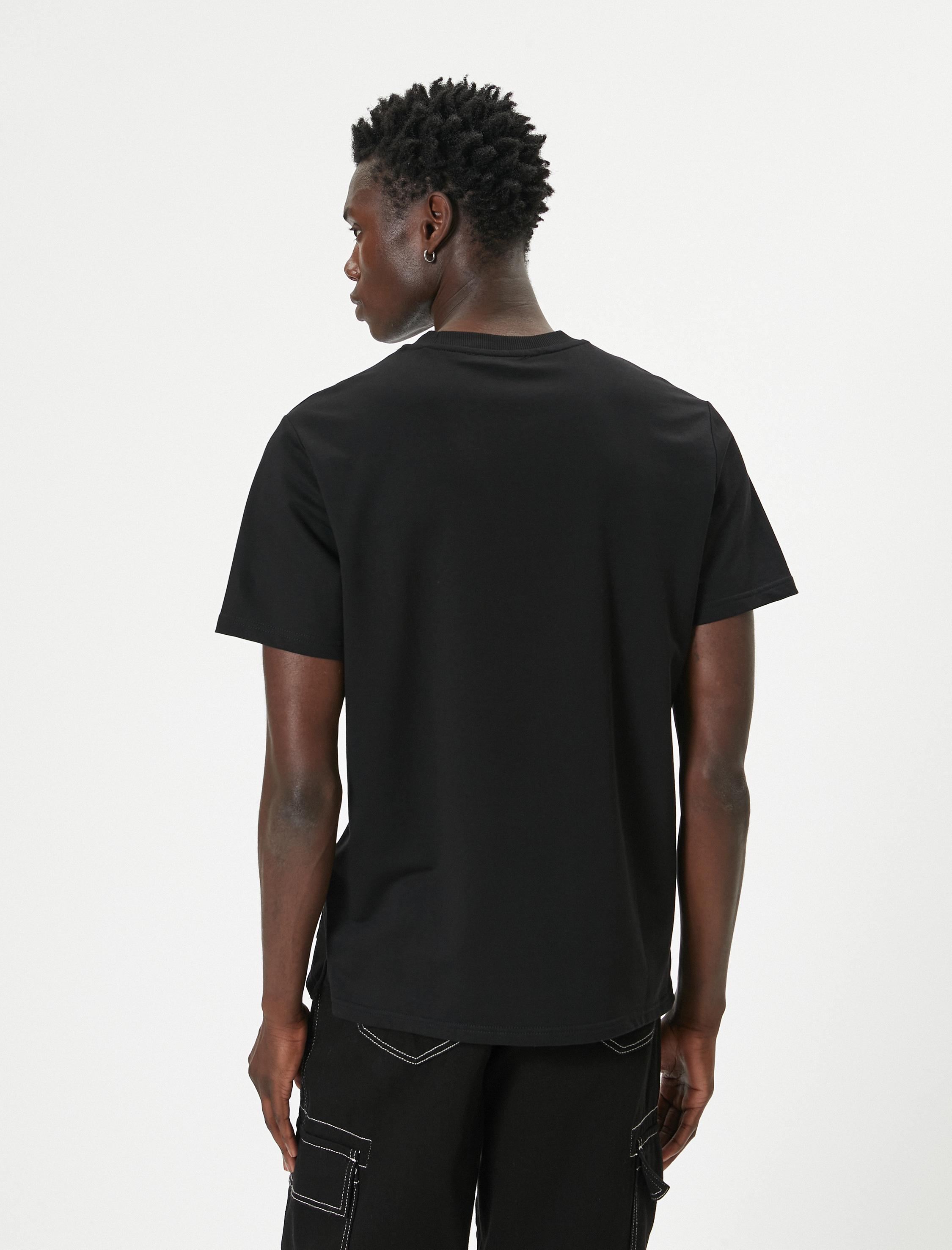   Pamuklu Bisiklet Yaka Etiket Detaylı Kısa Kollu Basic Tişört