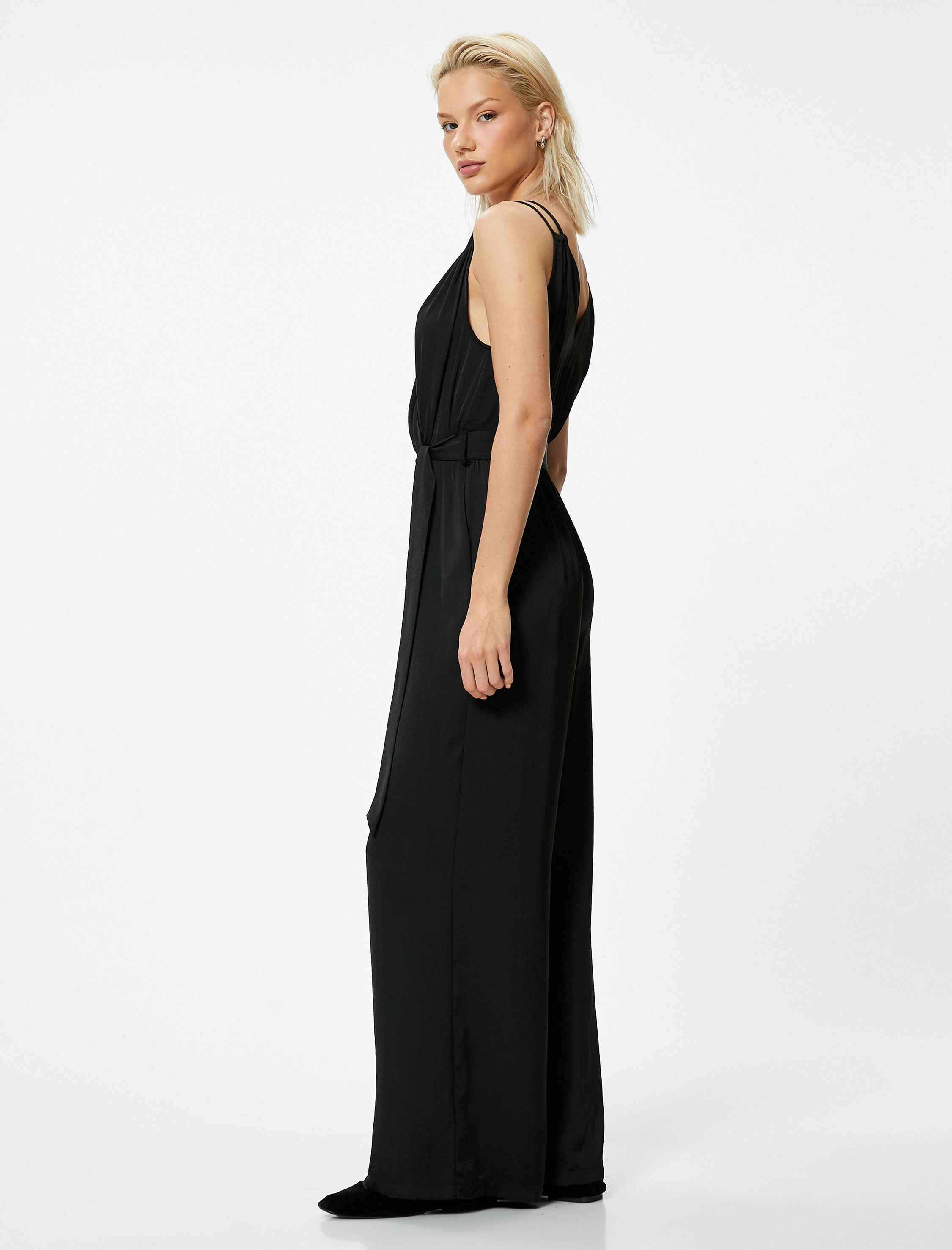   Askılı Kruvaze Yaka Tulum Kemerli Bol Paça Tam Boy