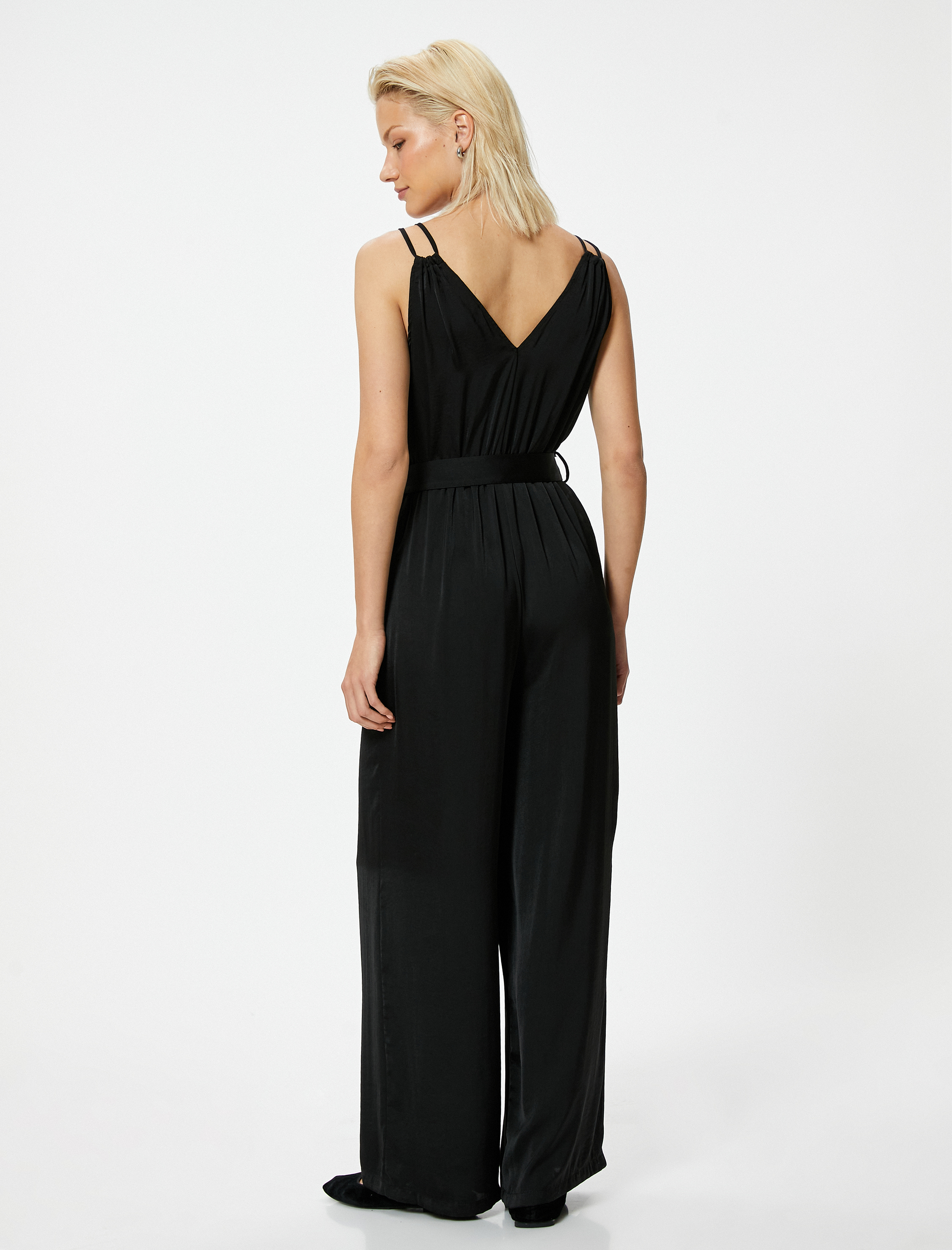   Askılı Kruvaze Yaka Tulum Kemerli Bol Paça Tam Boy