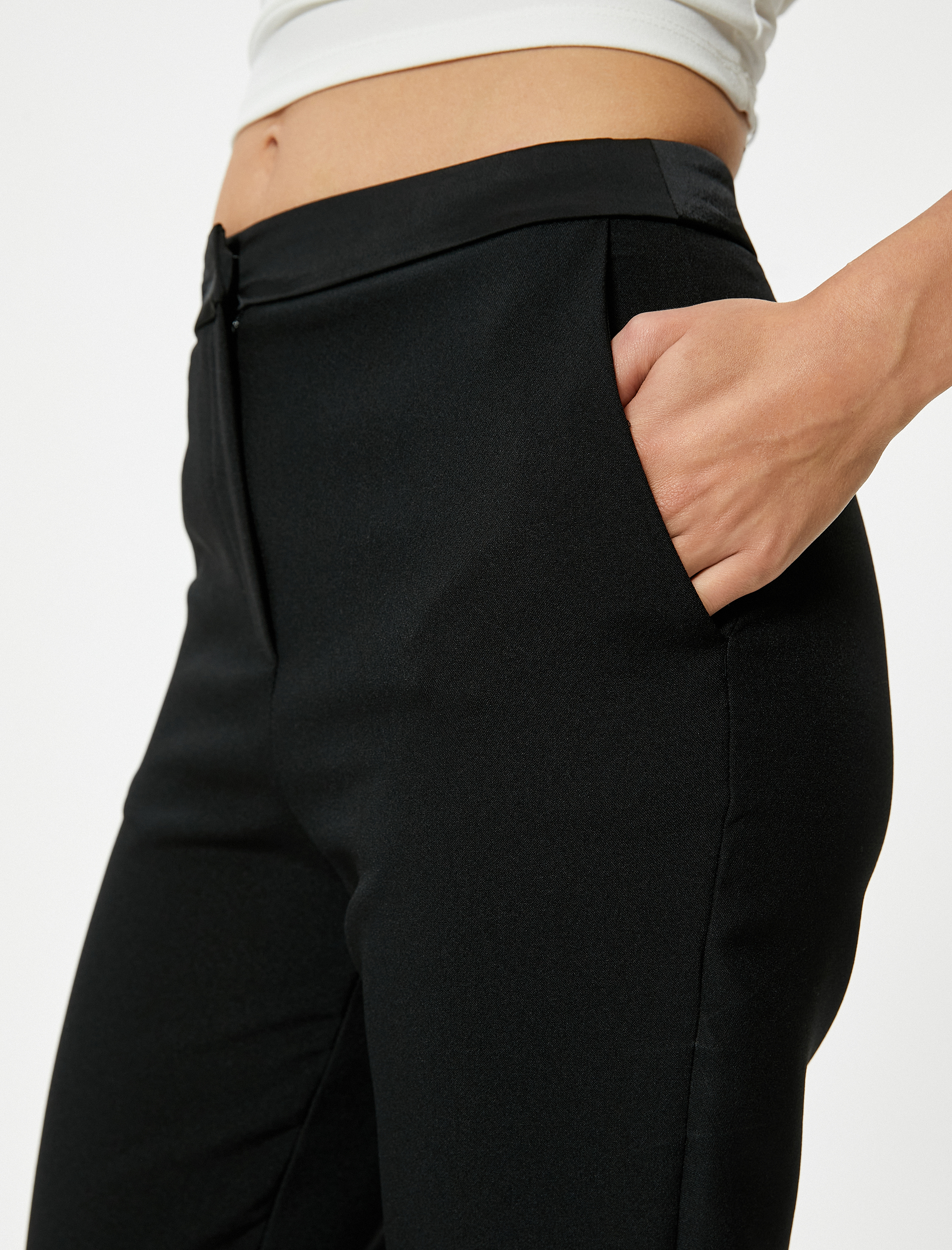   Havuç Kesim Standart Bel Cepli Kumaş Pantolon