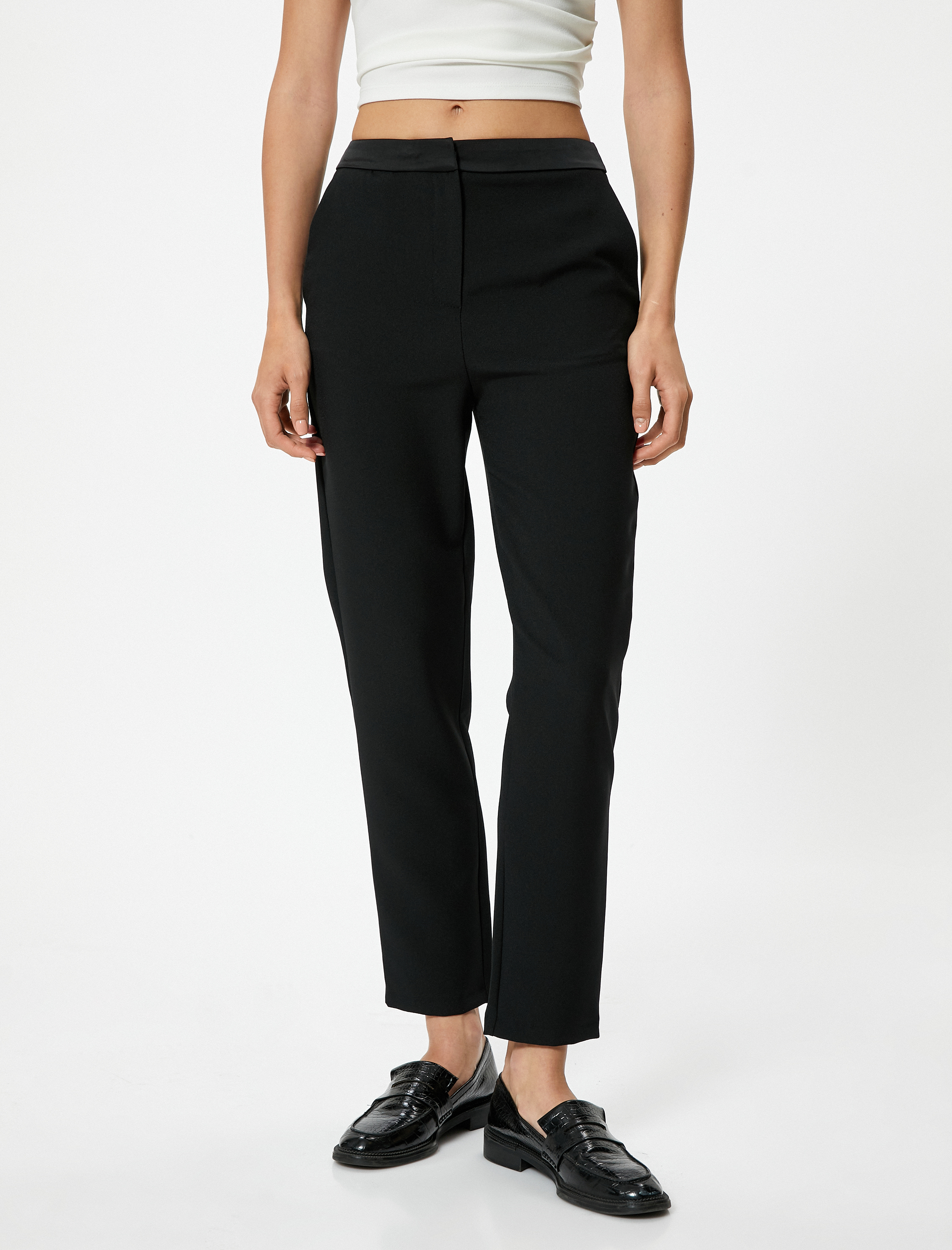   Havuç Kesim Standart Bel Cepli Kumaş Pantolon