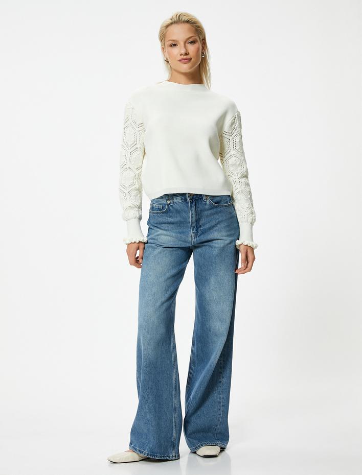  Triko Kazak Uzun Kollu Ajurlu Hafif Dik Yaka Manşetleri Fırfır Detaylı