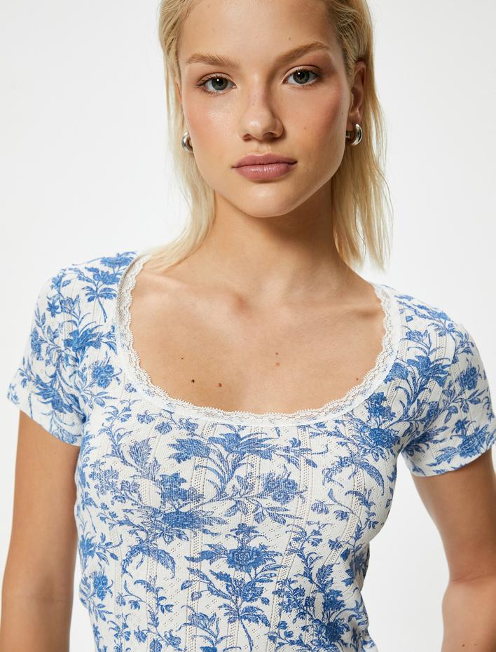  Çiçekli Tişört Kısa Kollu U Yaka Dantel Detaylı Ribanalı Pamuklu