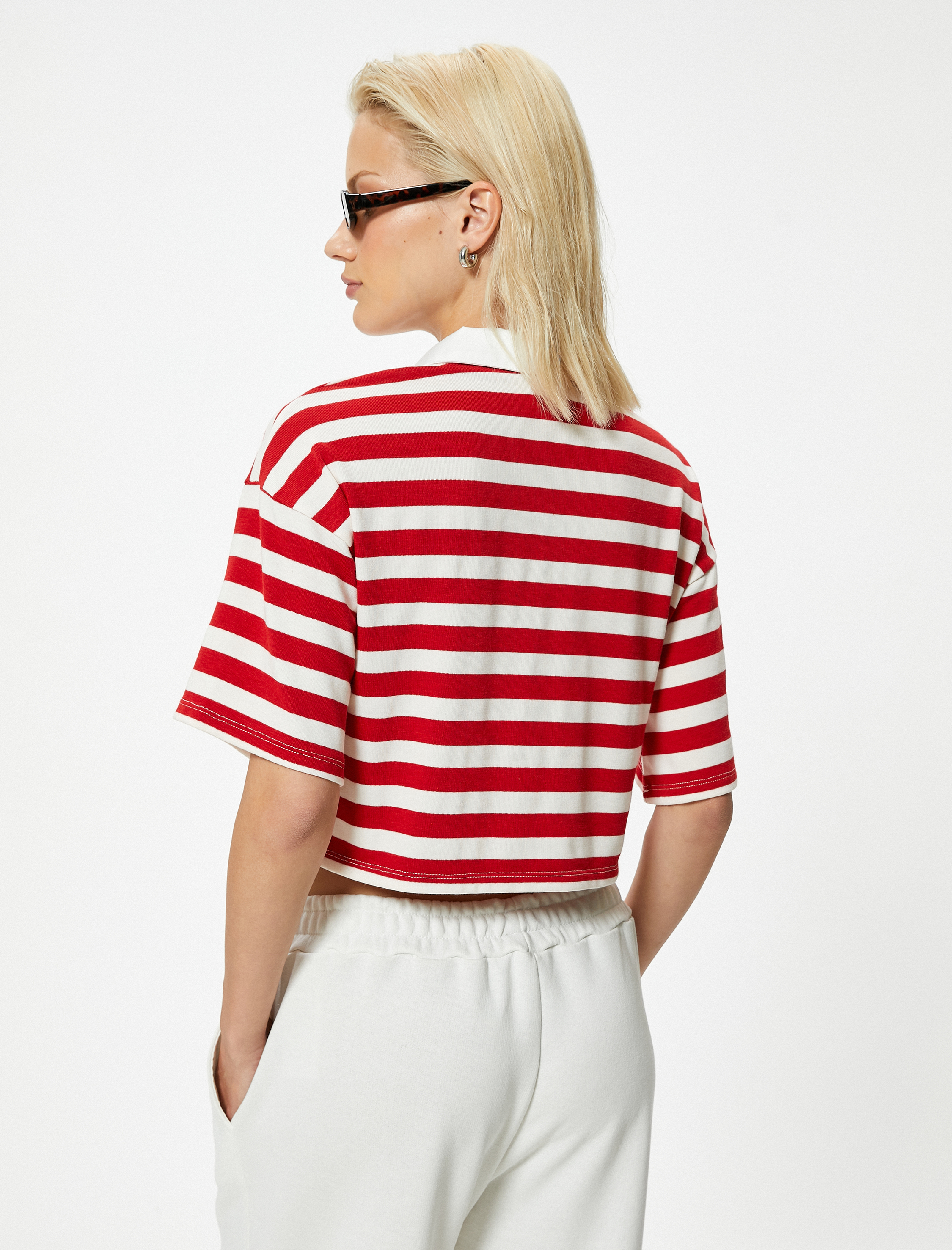   Polo Yaka Crop Tişört Kısa Kollu Düğmeli İnce Örme Kumaş