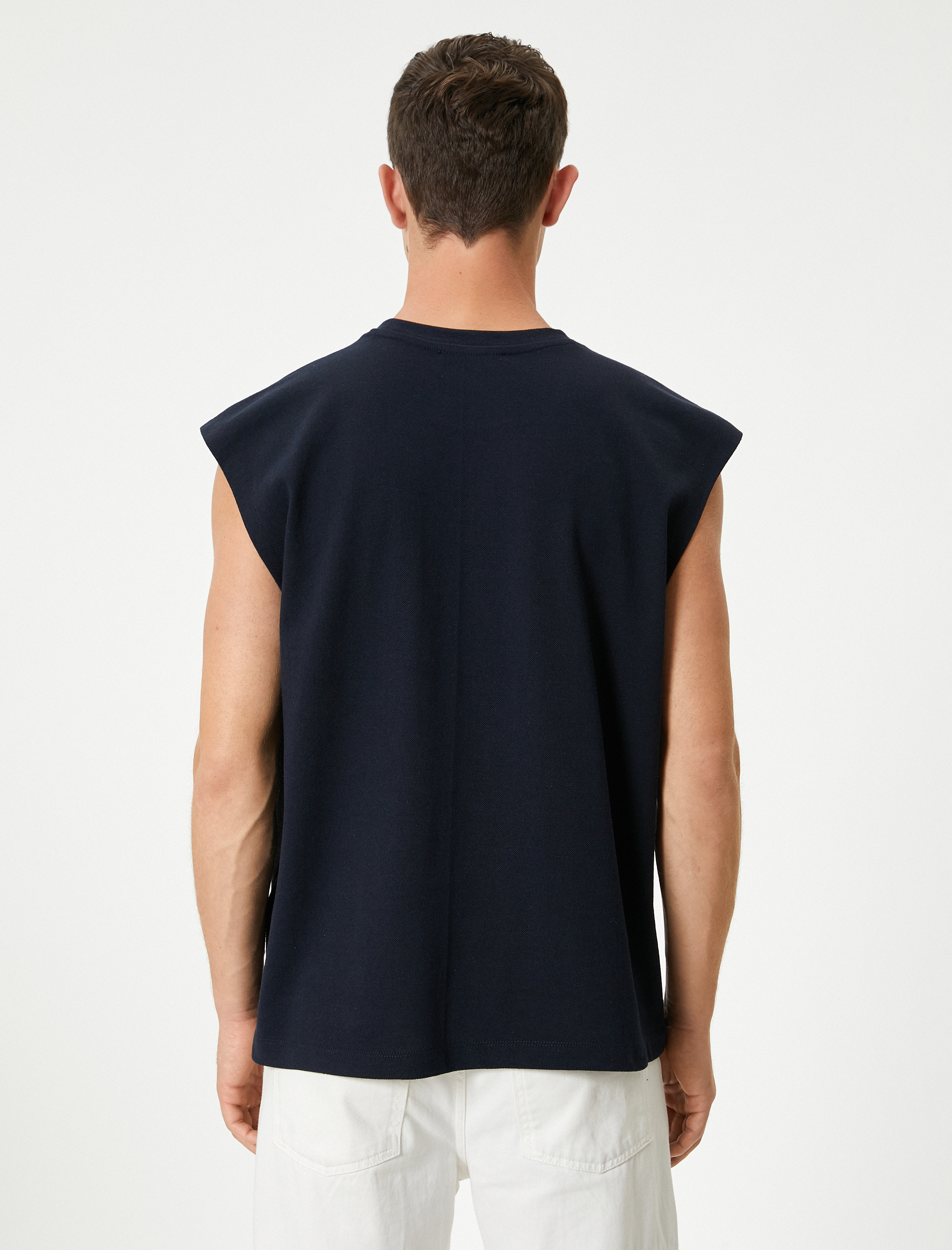   Basic Kolsuz Tişört Bisiklet Yaka Etiket Detaylı