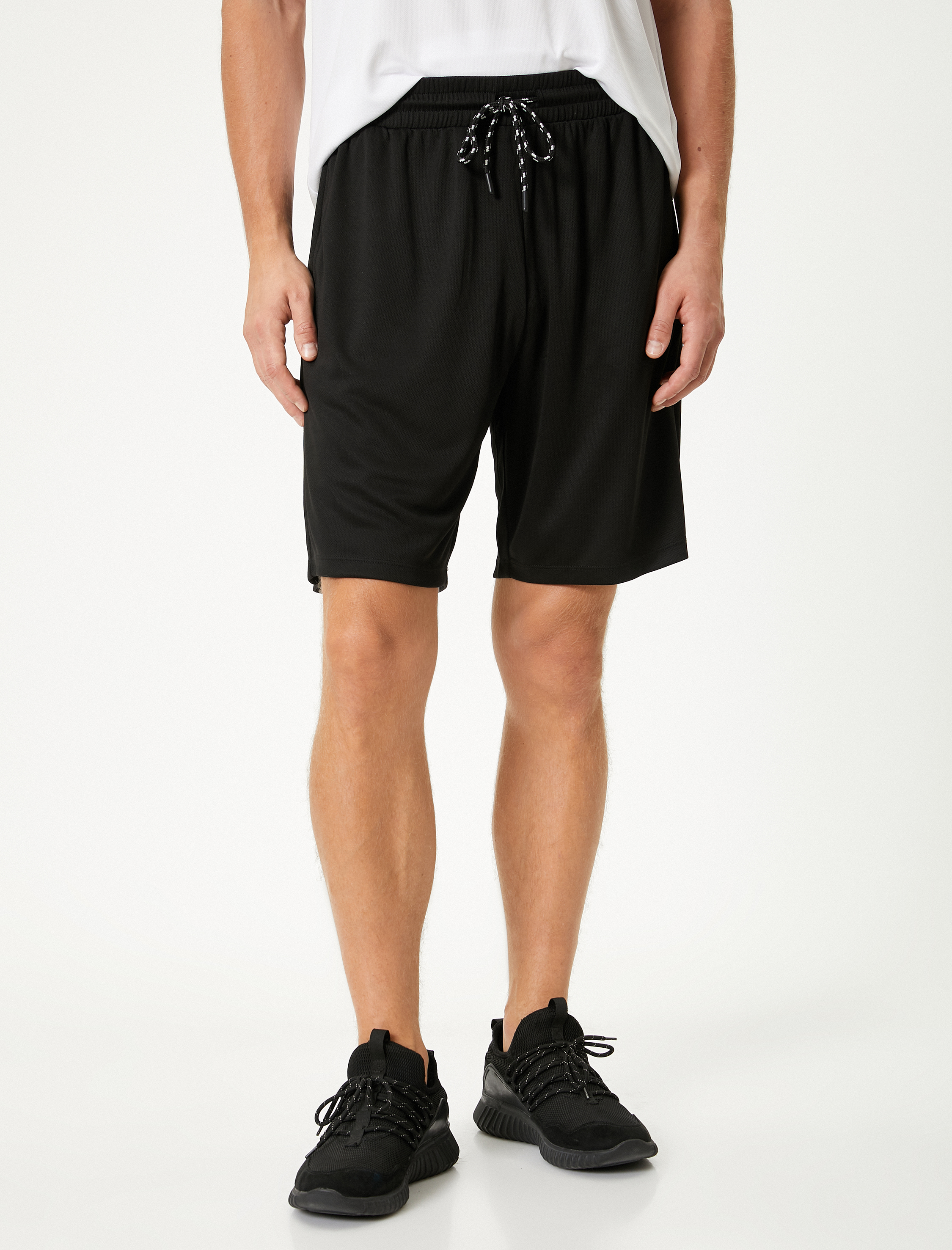   Cep Detaylı Beli Bağcıklı Spor Şort