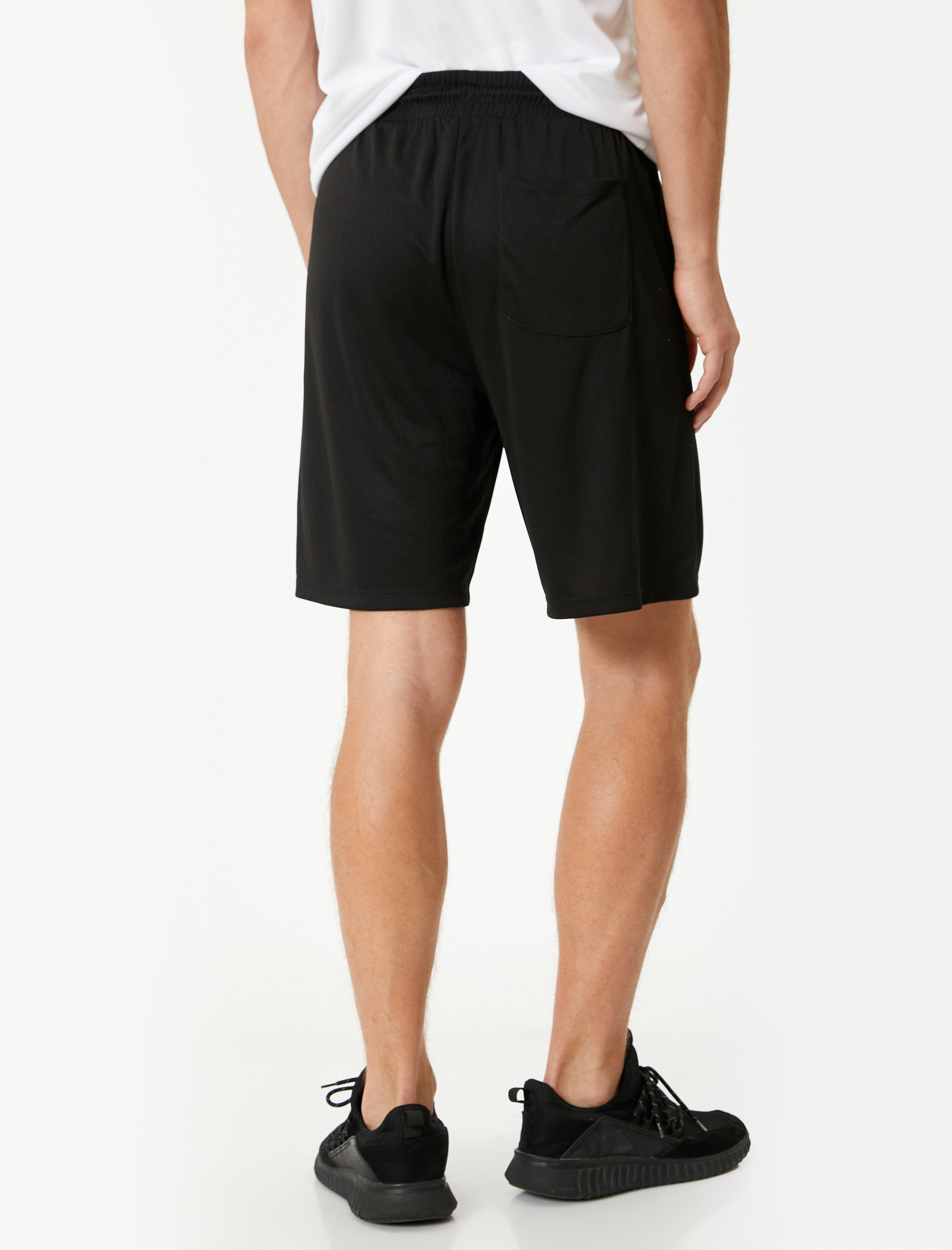   Cep Detaylı Beli Bağcıklı Spor Şort