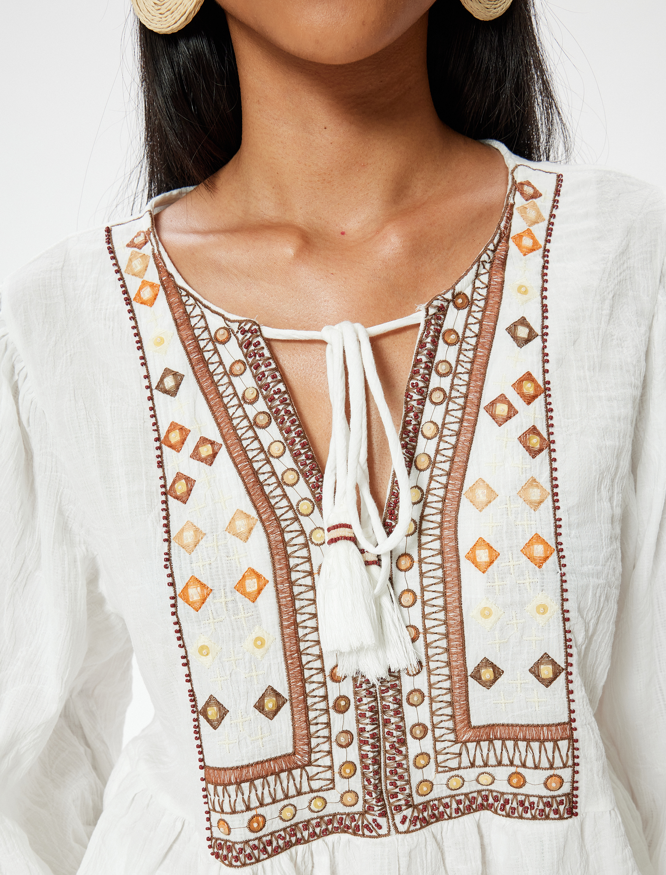   Balon Kol Bluz Etnik Desenli İşlemeli Yakası Bağlamalı Pamuklu Rahat Kalıp