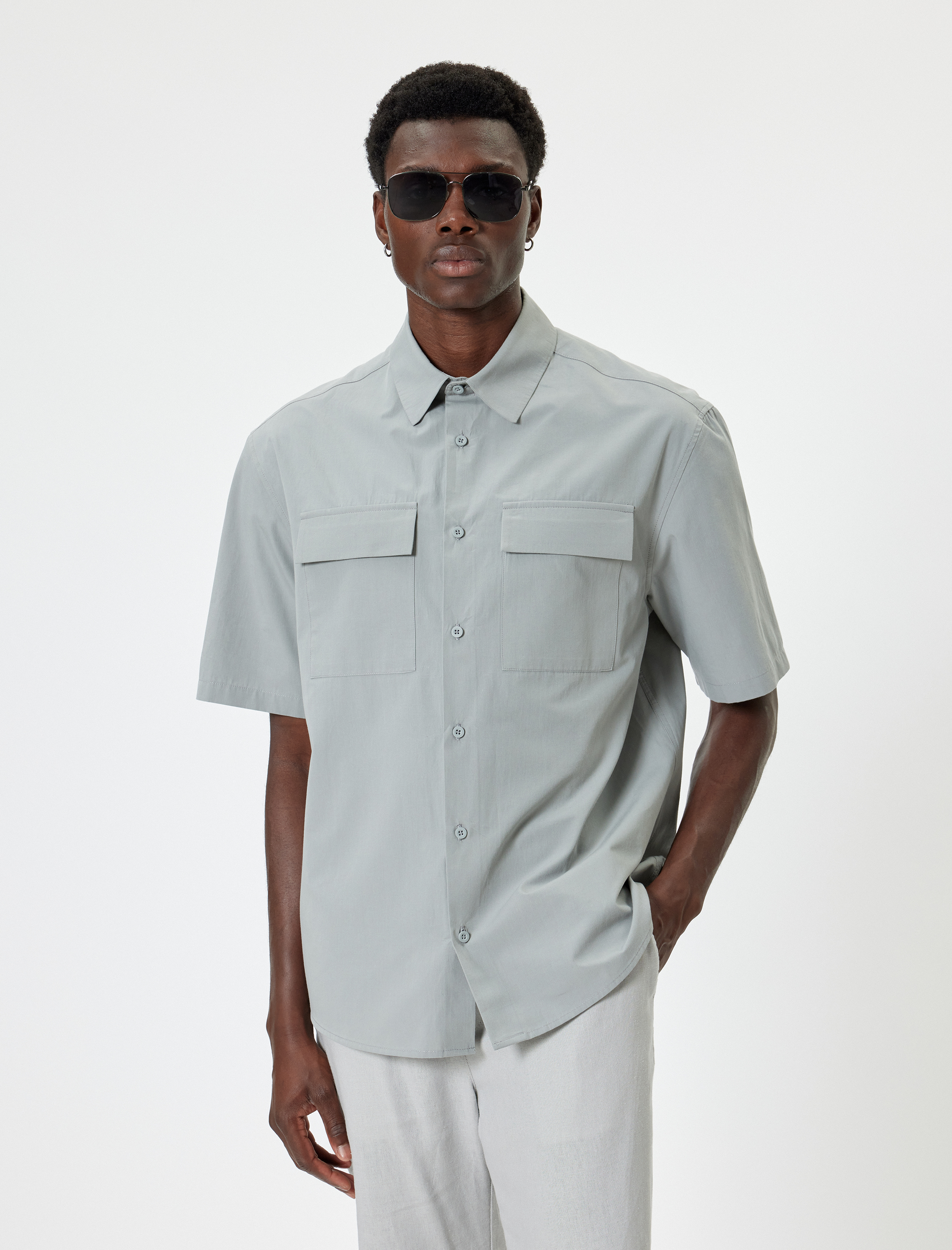 Kısa Kollu Gömlek Cep Detaylı Düğmeli Klasik Yaka Regular Fit