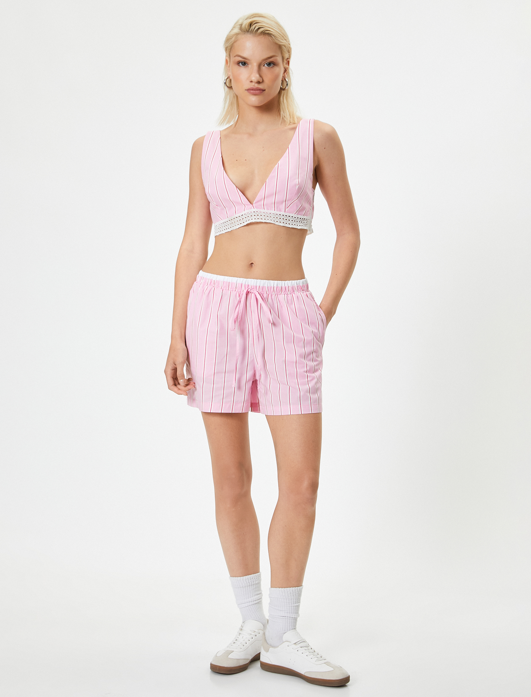   Koton X Sibil Çetinkaya -  Derin V Yaka Büstiyer Çizgili Dantel Detaylı Slim Fit