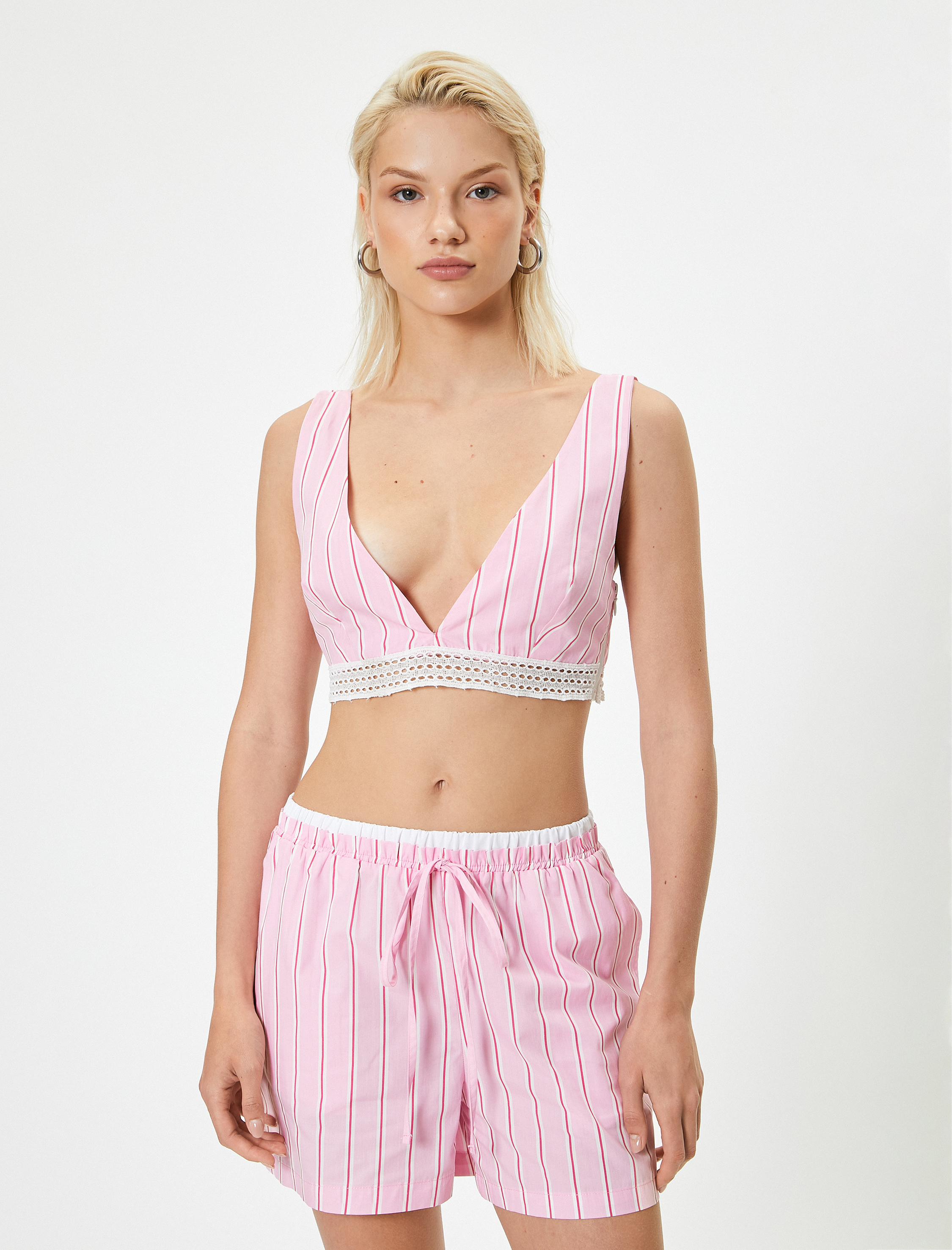   Koton X Sibil Çetinkaya -  Derin V Yaka Büstiyer Çizgili Dantel Detaylı Slim Fit